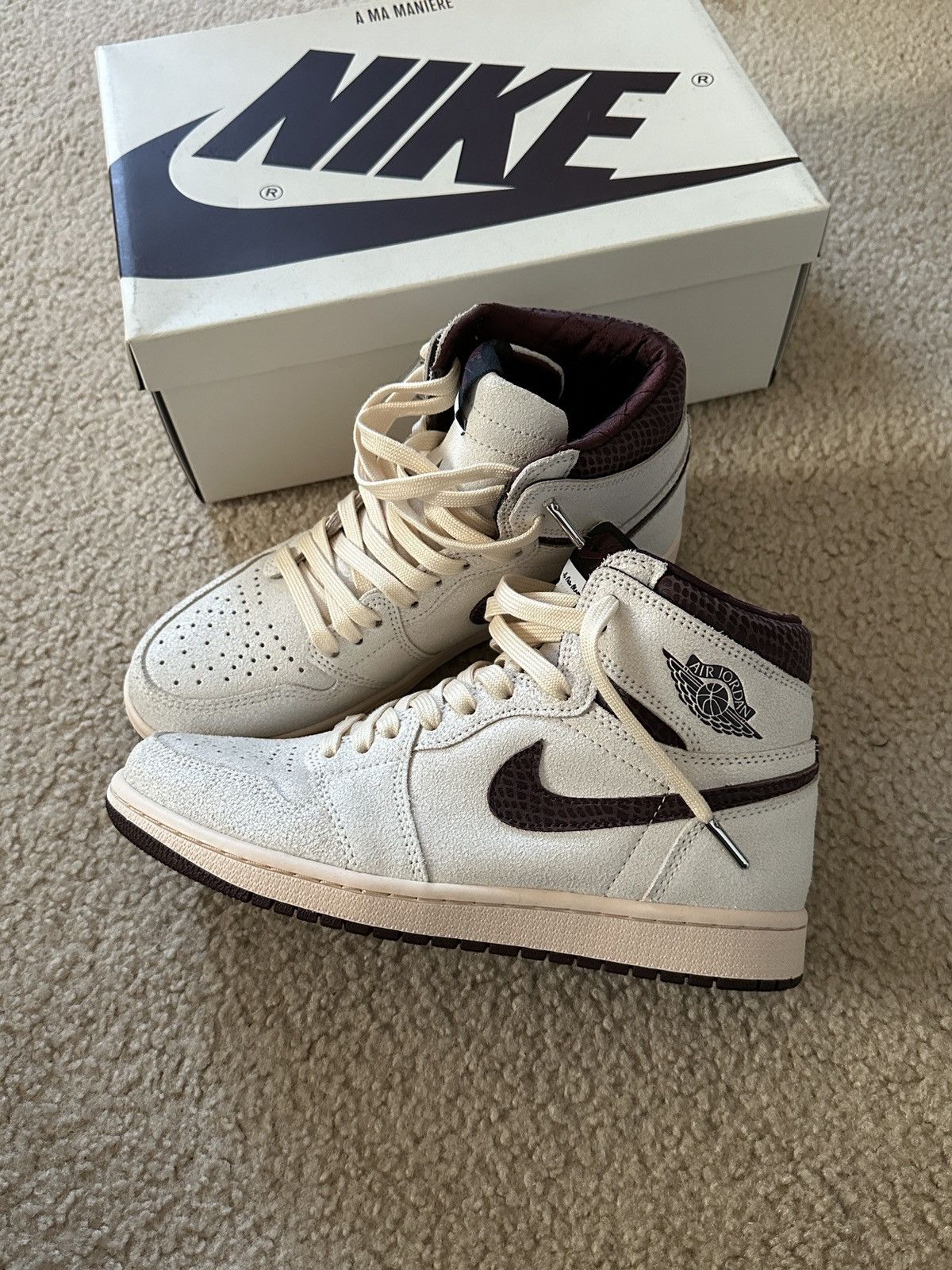 A Ma Maniere × Jordan Brand × Nike Nike air Jordan 1 retro high og sail burgundy crush us 8 Size US 8 / EU 41 - 1 Thumbnail