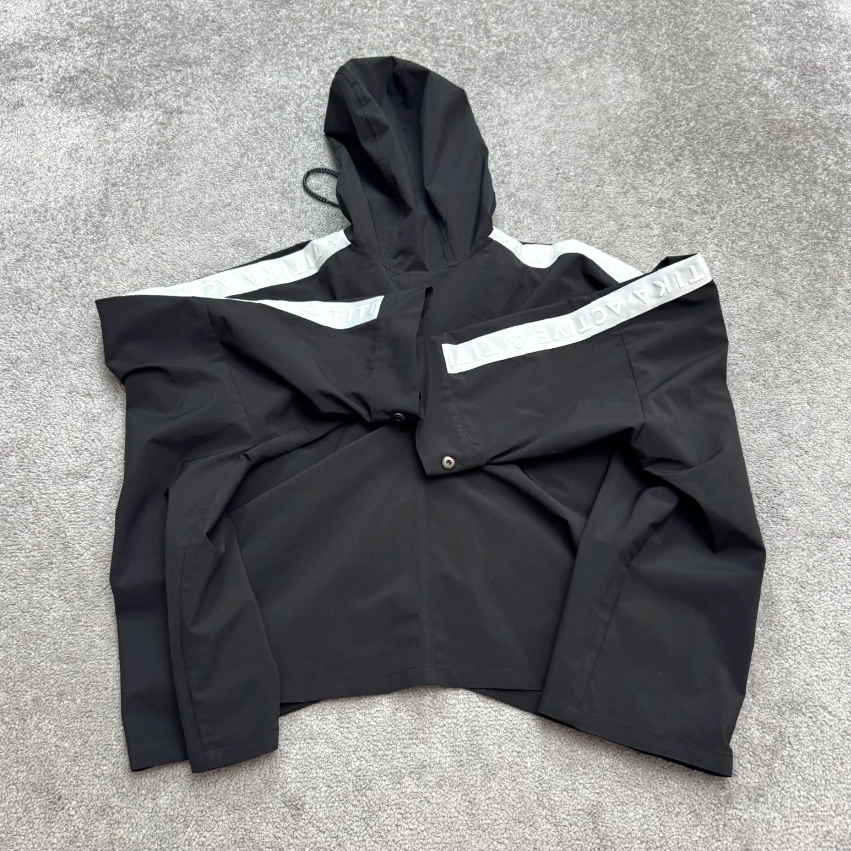 Vintage Titika Active Couture Cropped Hoodie Full Zip Windbreaker Jacket Womens Medium Jacket Size XL / US 12-14 / IT 48-50 - 2 Thumbnail
