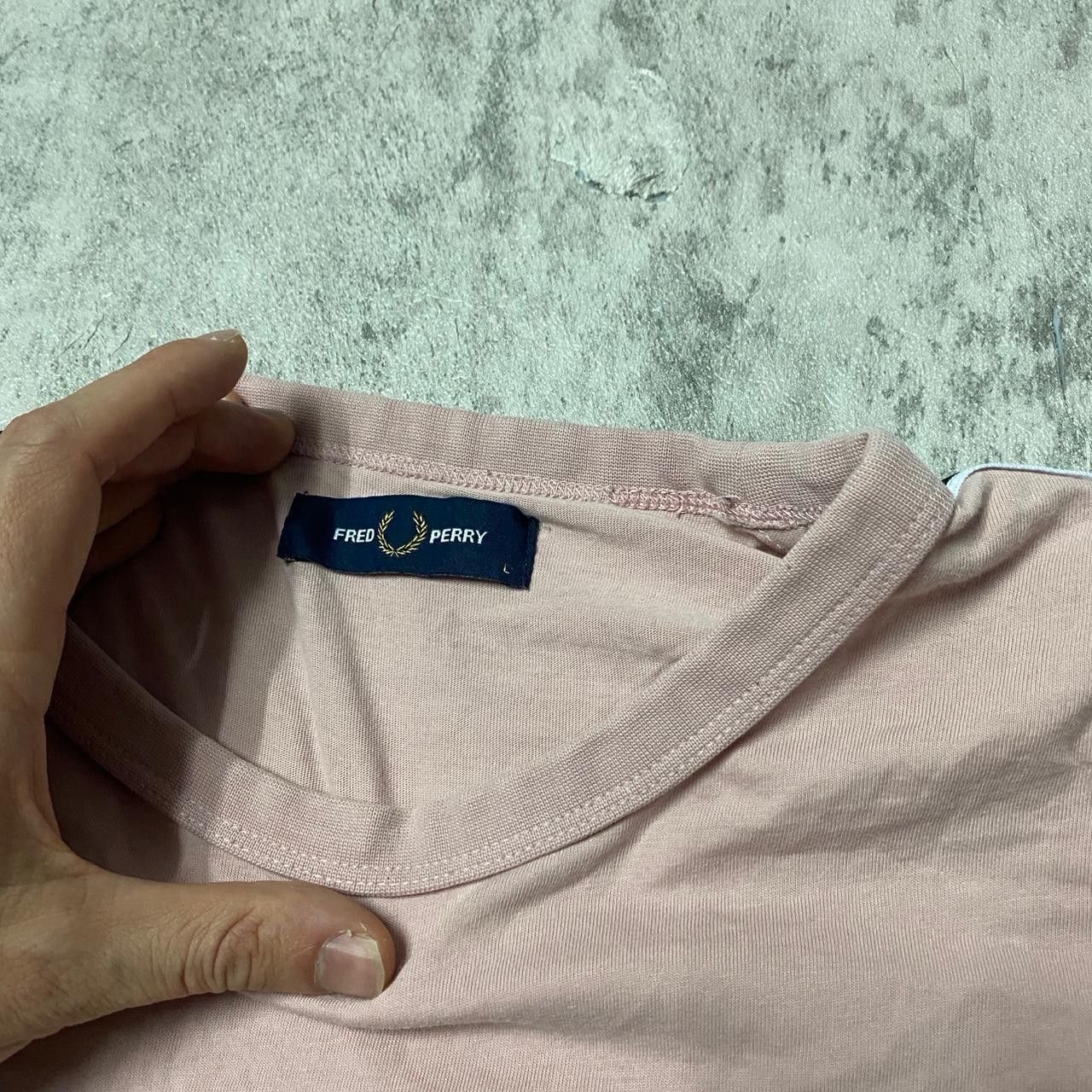 Fred Perry Fred Perry baby pink t-shirt Size US L / EU 52-54 / 3 - 3 Thumbnail