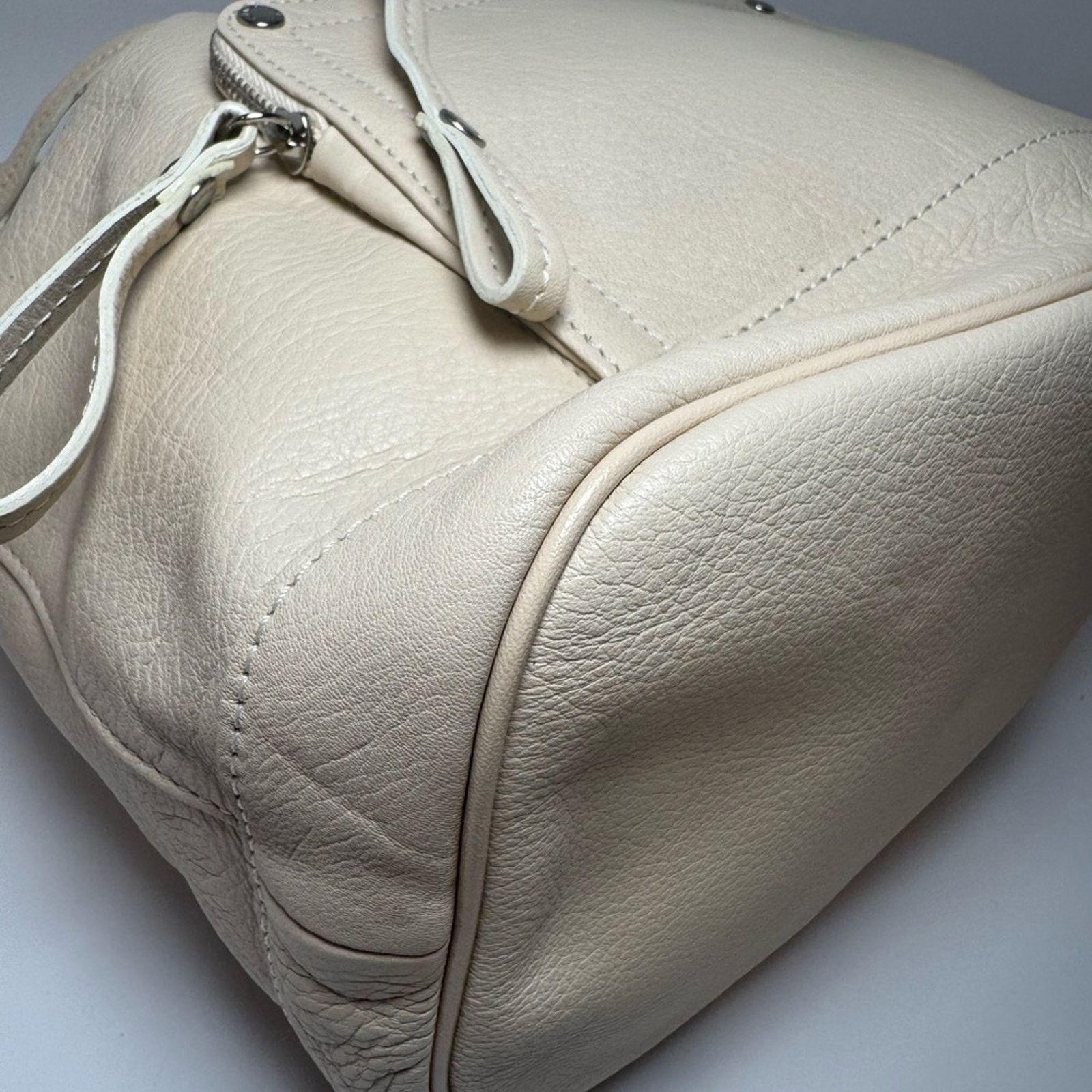 Longchamp Longchamp Drawstring Bucket Bag Crossbody Cream Leather Bag Size ONE SIZE - 11 Thumbnail