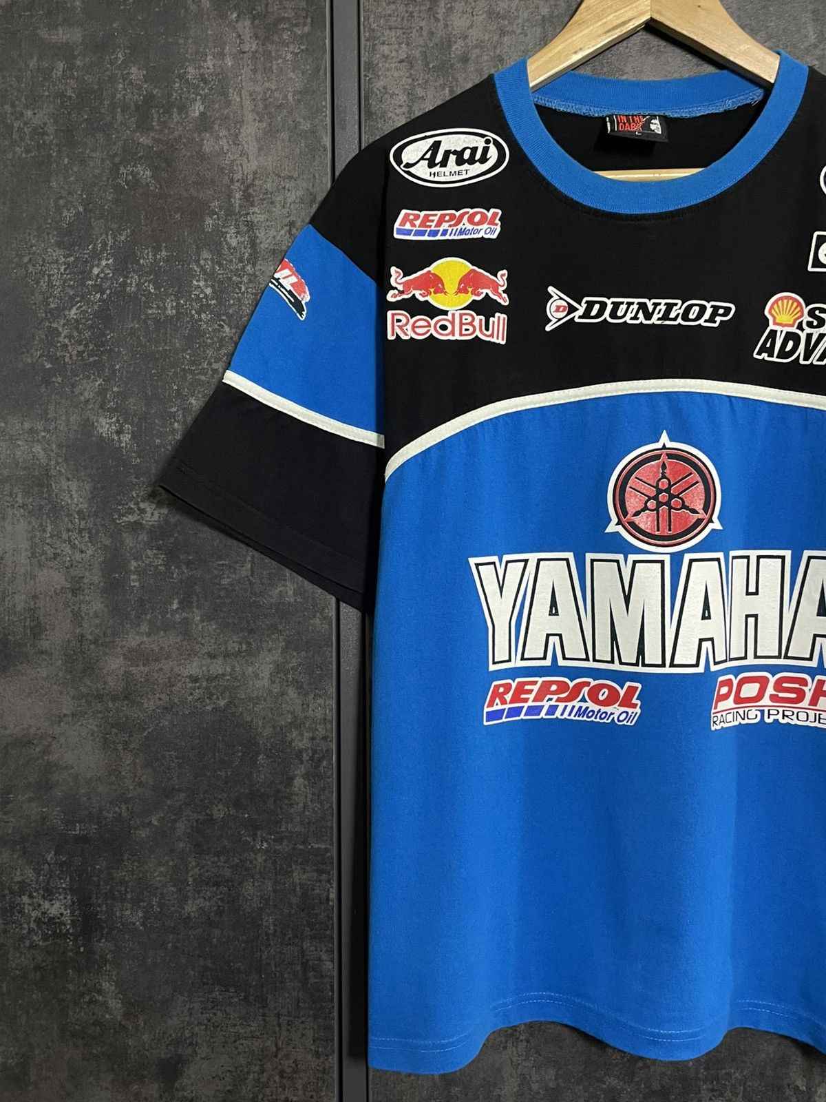 Vintage Crazy Vintage Yamaha R1 Red Bull Racing Subaru Tshirt 90s Size US L / EU 52-54 / 3 - 3 Thumbnail