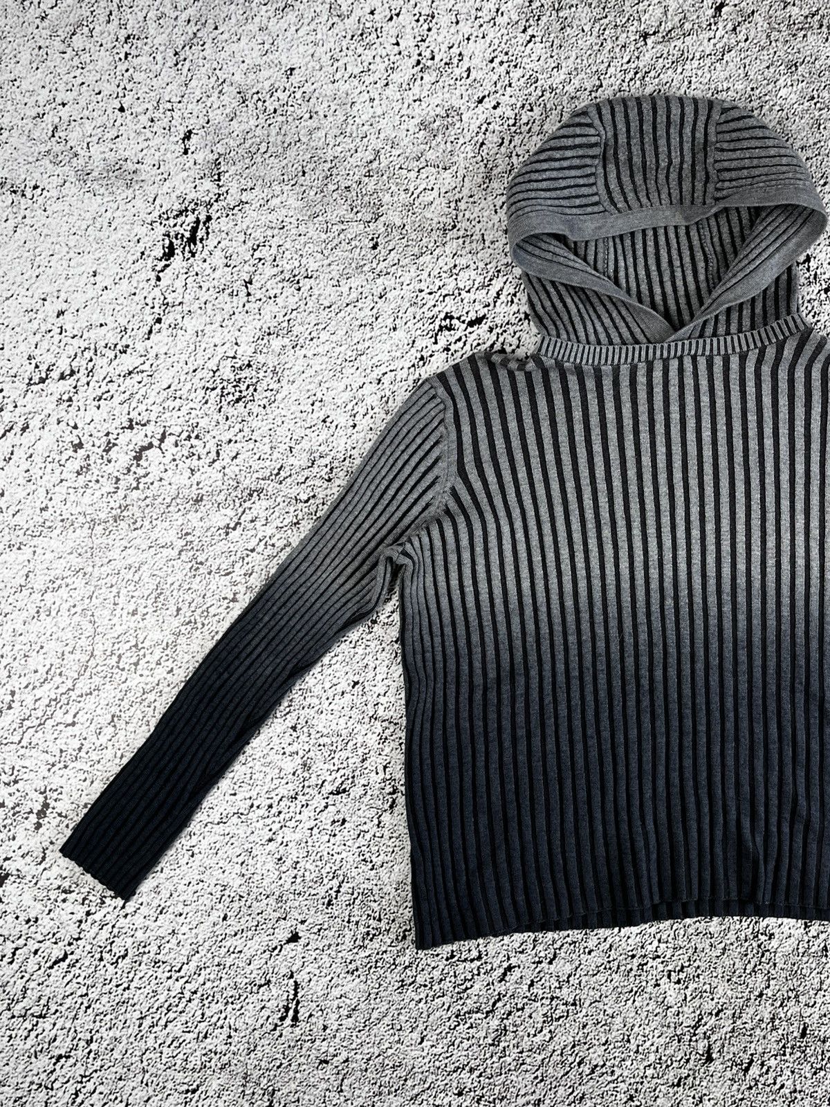 Armani Exchange Vintage Y2K Armani Exchange ribbed gradient hooded sweater L Size L / US 10 / IT 46 - 2 Thumbnail