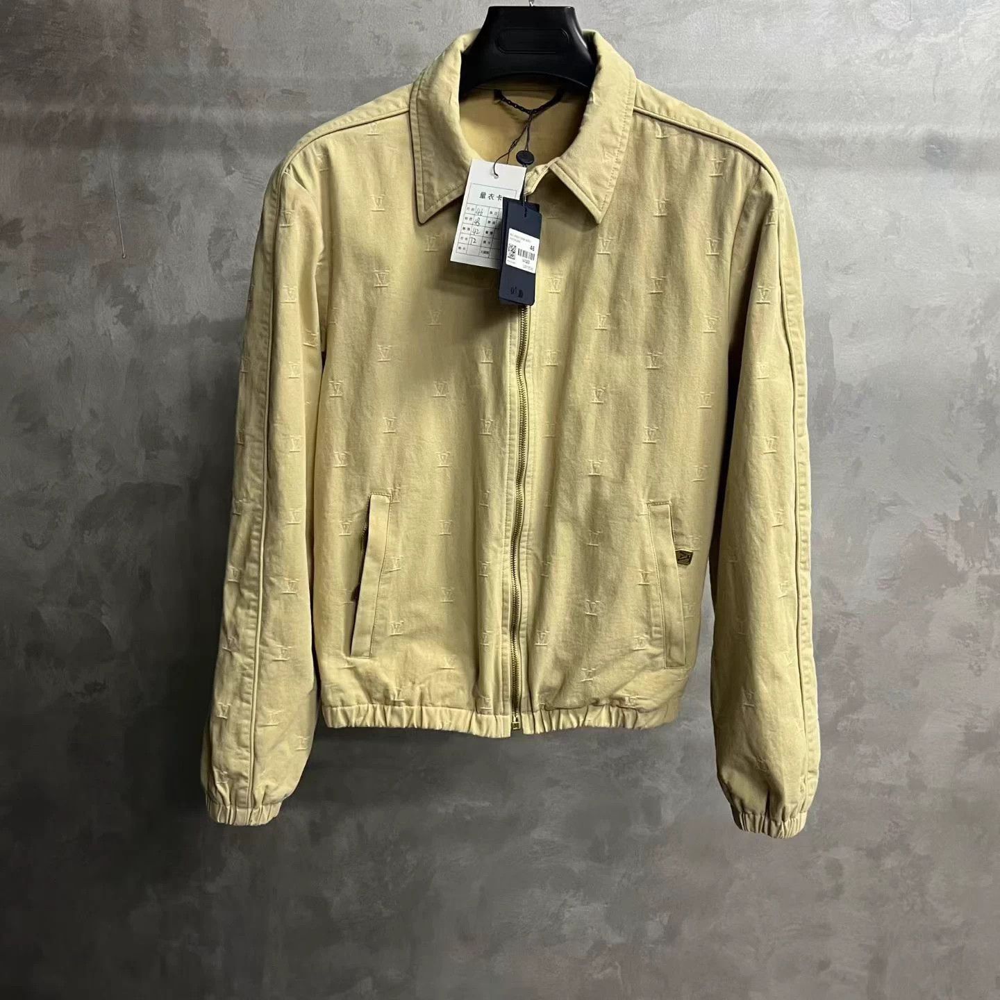 Louis Vuitton LV Beige Logo Print Zip Point Collar LS Jkt Size US S / EU 44-46 / 1 - 1 Thumbnail