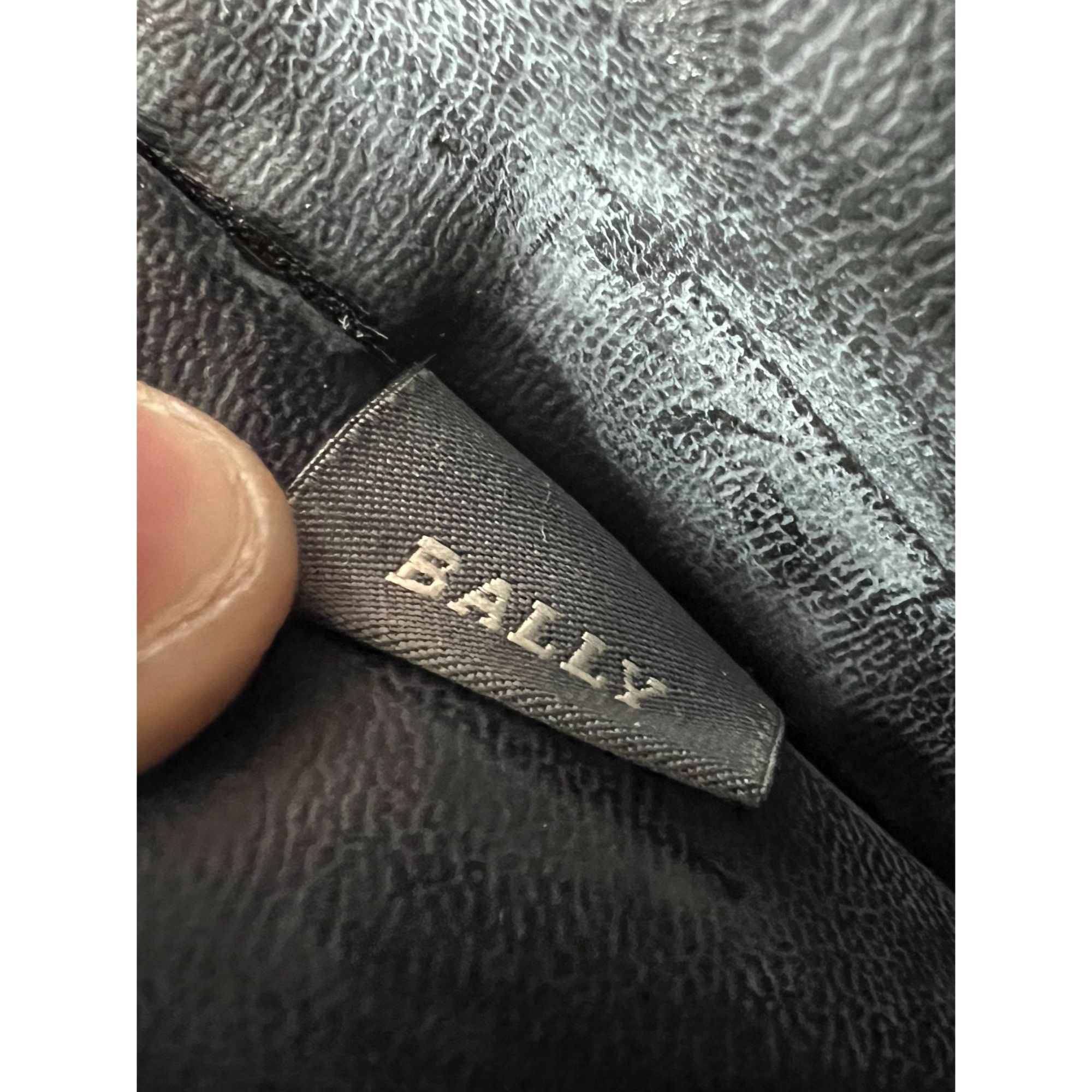 Bally Bally White Leather Quilted Clutch Bag (Y0782) Size ONE SIZE - 10 Thumbnail
