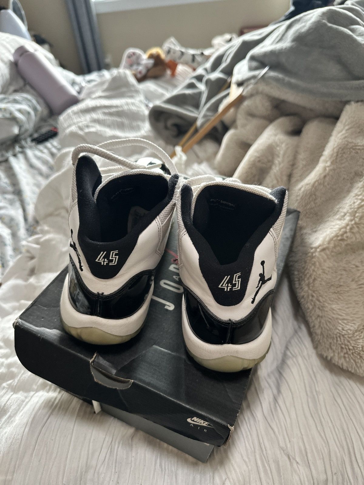 Jordan Brand Air Jordan 11 Retro Concord Size US 5 / EU 37 - 3 Thumbnail
