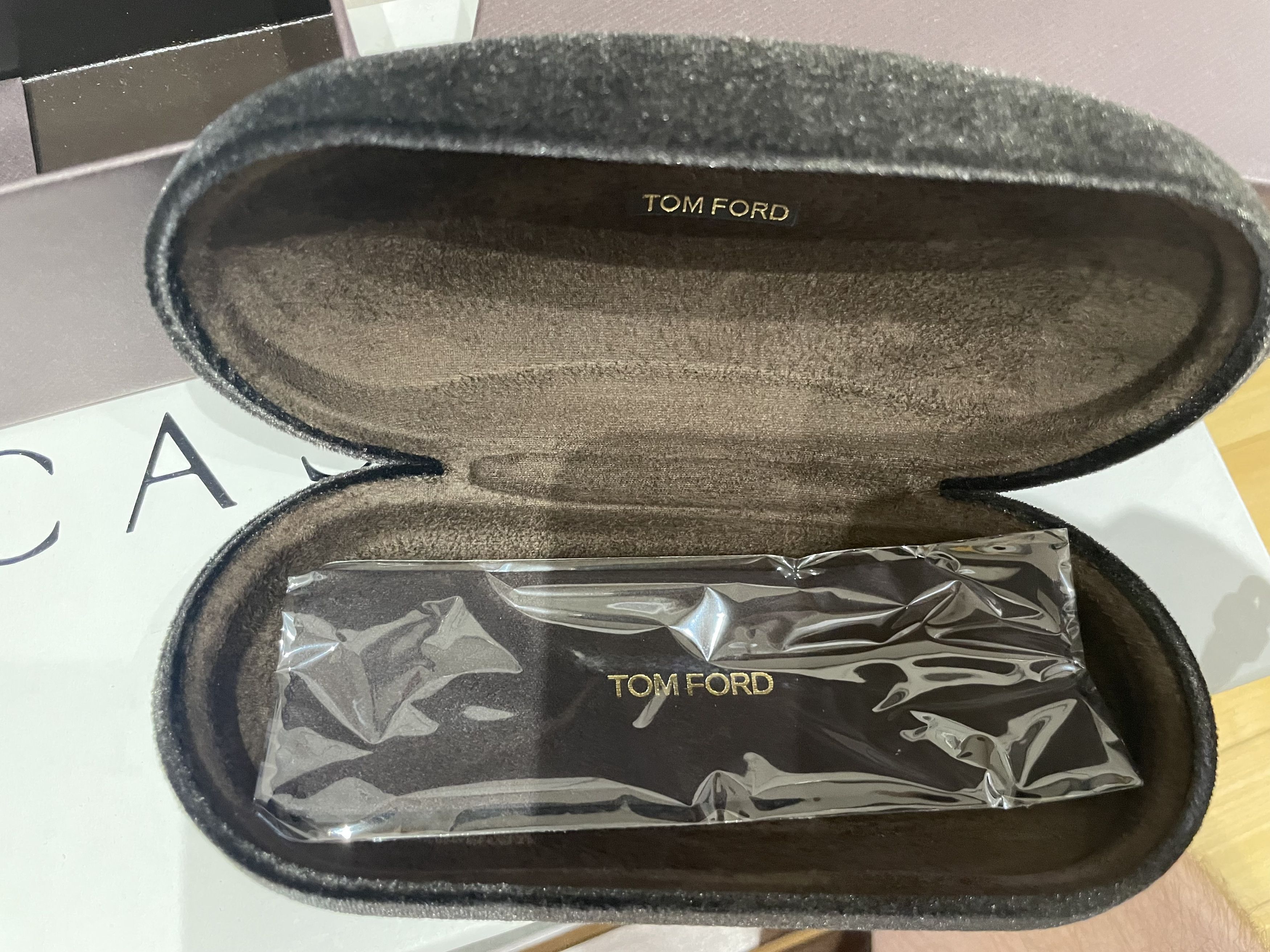 Tom Ford Sunglasses Tom Ford Holden FT0818 (28E) Size ONE SIZE - 5 Thumbnail
