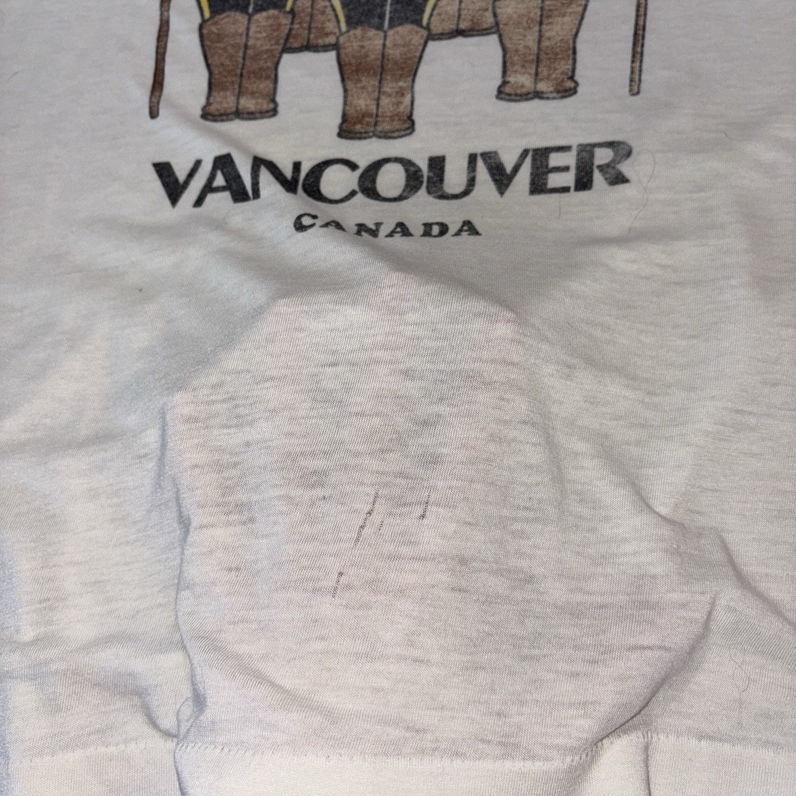 Vintage Vintage 80s Single Stitch Marc Tetro T Shirt Royal Canadian Size US L / EU 52-54 / 3 - 5 Thumbnail