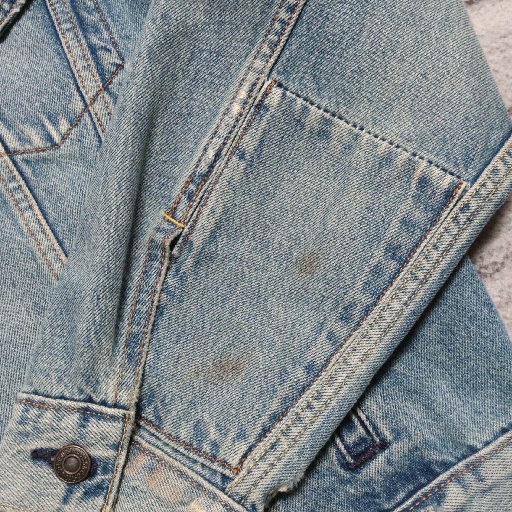 Levi's Levi's Denim Trucker Jacket Type 3 / Jeans Jacket - Light Wash - Size M - Men - Regular - New Sample Size US 31 - 5 Thumbnail