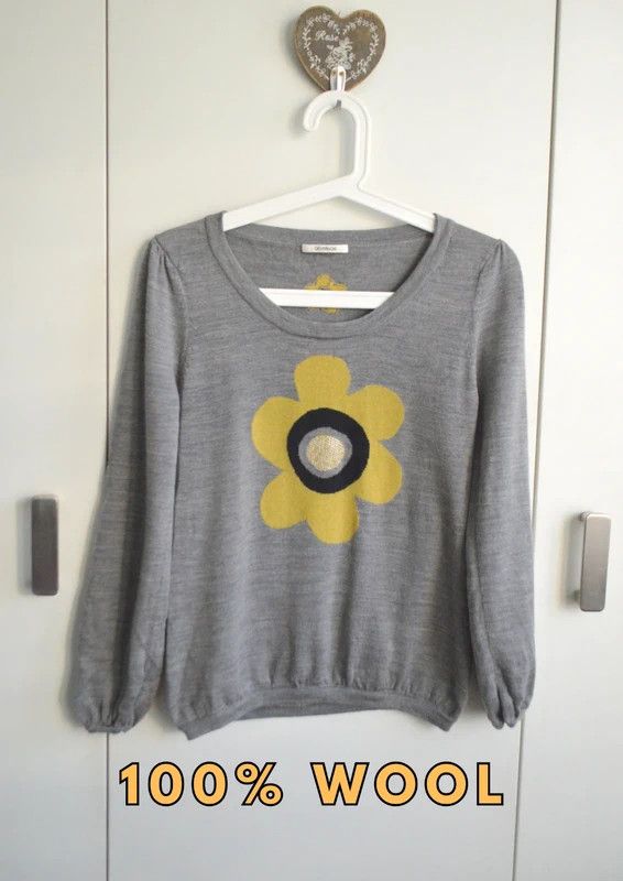 Other Devernois 100% premium wool sweater, unique wool flower Size S / US 4 / IT 40 - 1 Thumbnail