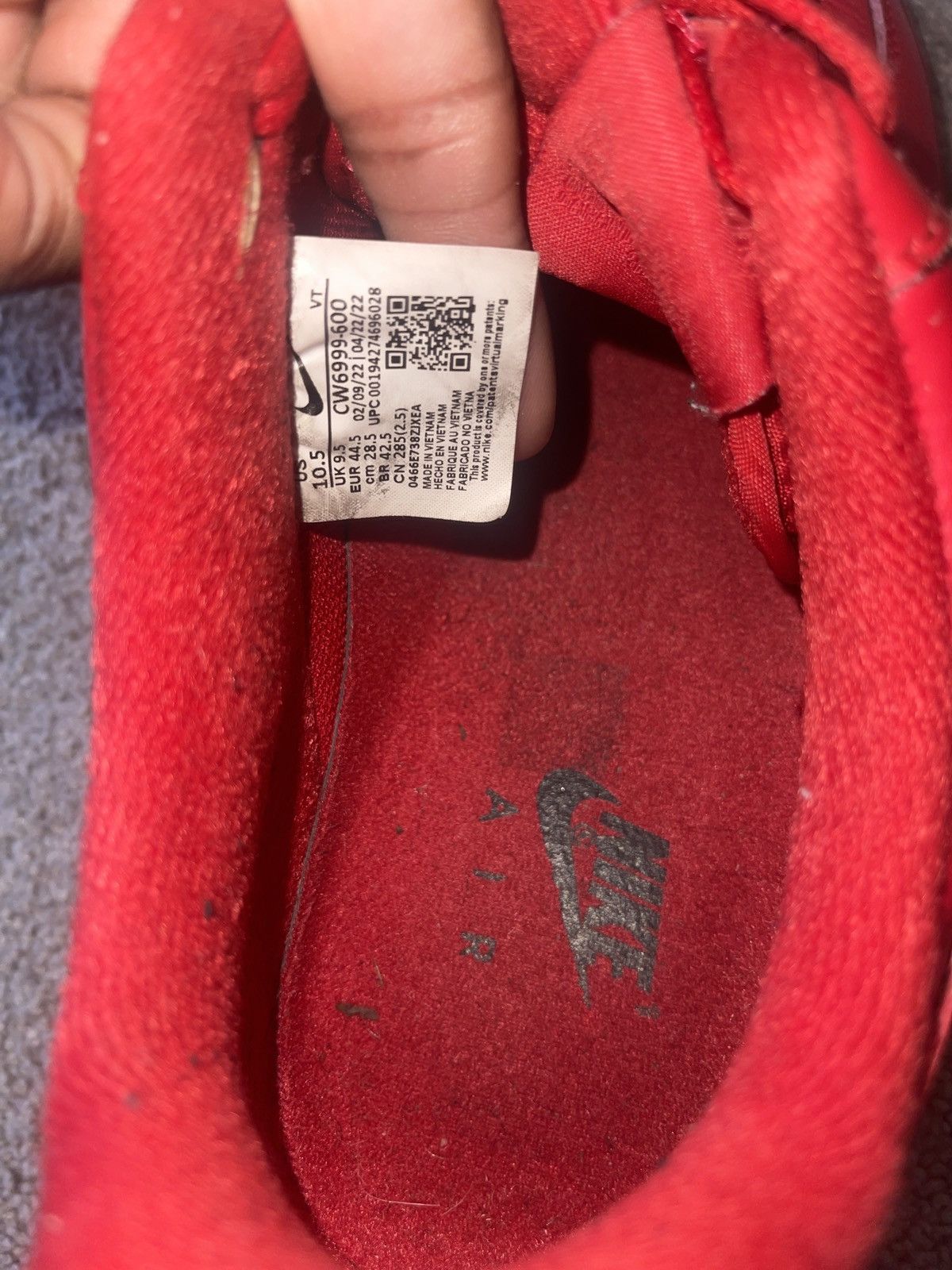 Nike Low top red Air Force 1s Size US 10.5 / EU 43-44 - 9 Thumbnail