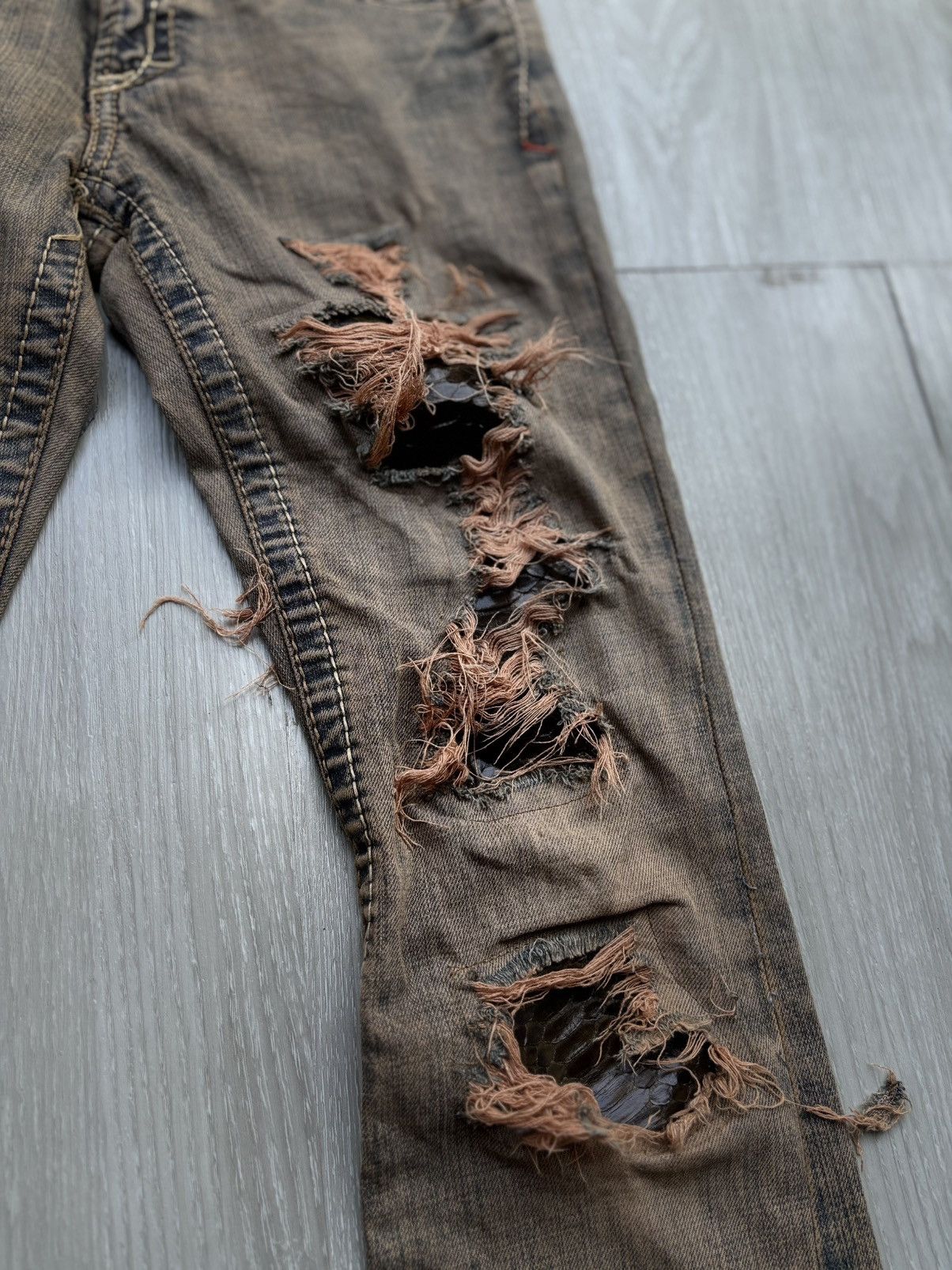 Japanese Brand SOLIDGOLD mudwash flare jeans Size US 27 - 7 Thumbnail