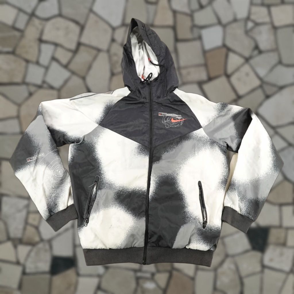 Nike Nike Windbreaker Jacket Mens M Gray Deep Space To Dream Windrunner Zip Hooded Pockets Lightweight Windproof Athletic Outdoor Sports Size US M / EU 48-50 / 2 - 1 Thumbnail