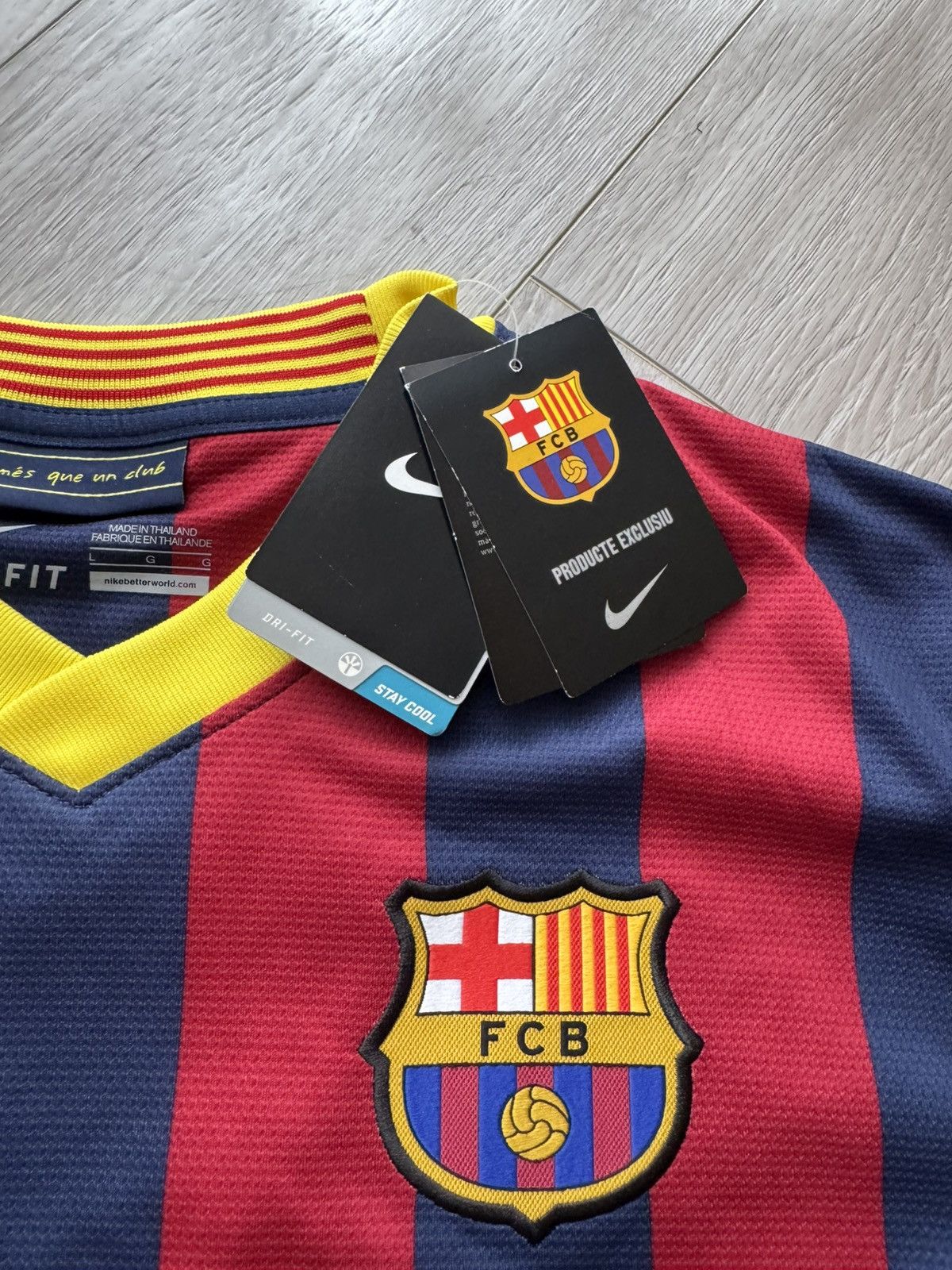 Nike Messi Barcelona 2013-2014 Home Soccer Jersey Shirt BNWT L Size US L / EU 52-54 / 3 - 5 Thumbnail