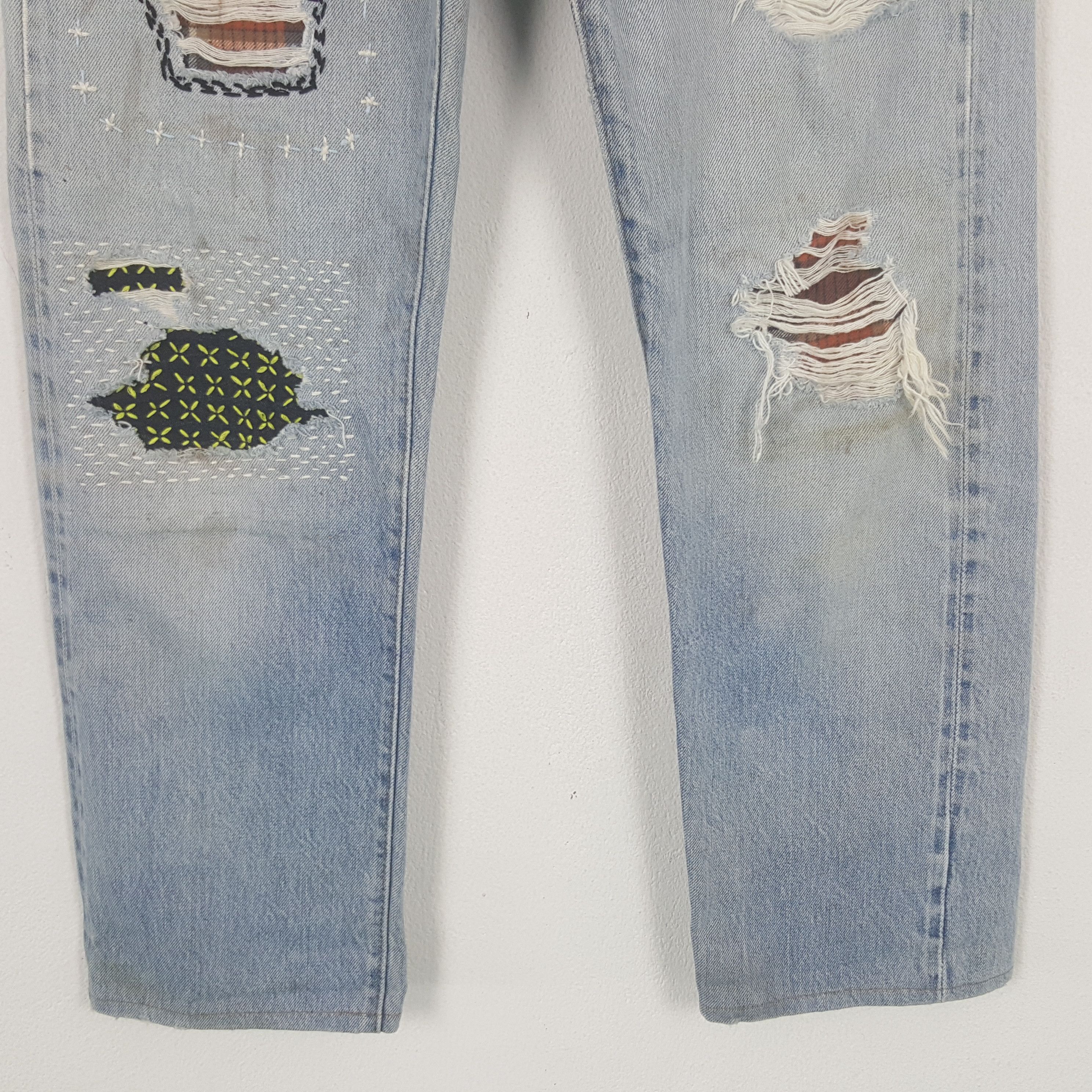 Levi's Vintage Clothing Vintage Levi's 501 Distressed Patch Denim Jeans Size US 28 / EU 44 - 3 Thumbnail