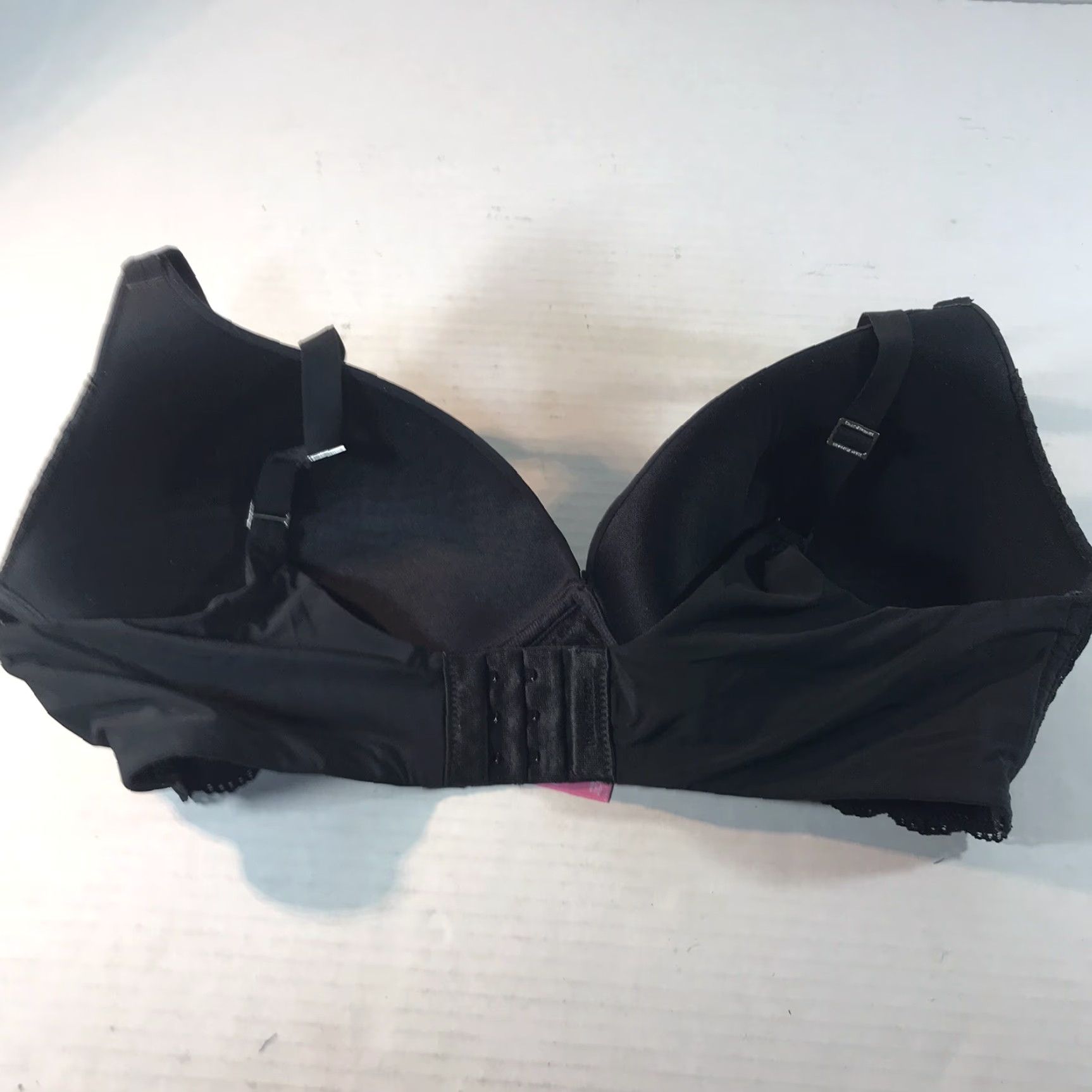 Isaac Mizrahi Isaac Mizrahi Black Wireless Lace T-Shirt Bra Womens 38C Modern Designer Size ONE SIZE - 3 Thumbnail