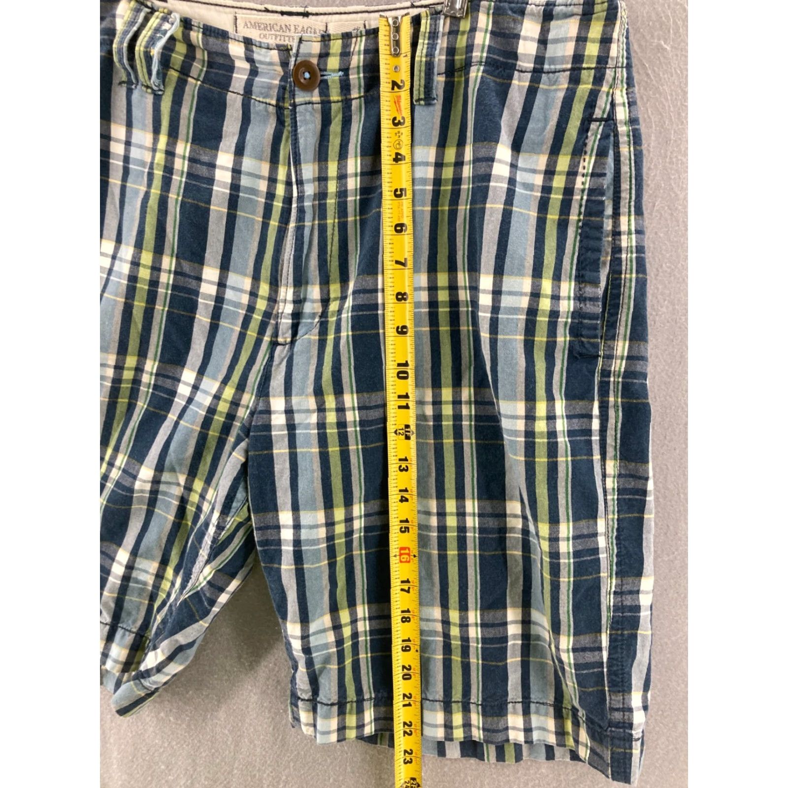 American Eagle Outfitters American Eagle Outfitters Bermuda Shorts Mens 36 Bermuda Plaid Multicolor Cotton Blend Flat Front Casual Bermuda 36 Mens Size US 36 / EU 52 - 3 Thumbnail