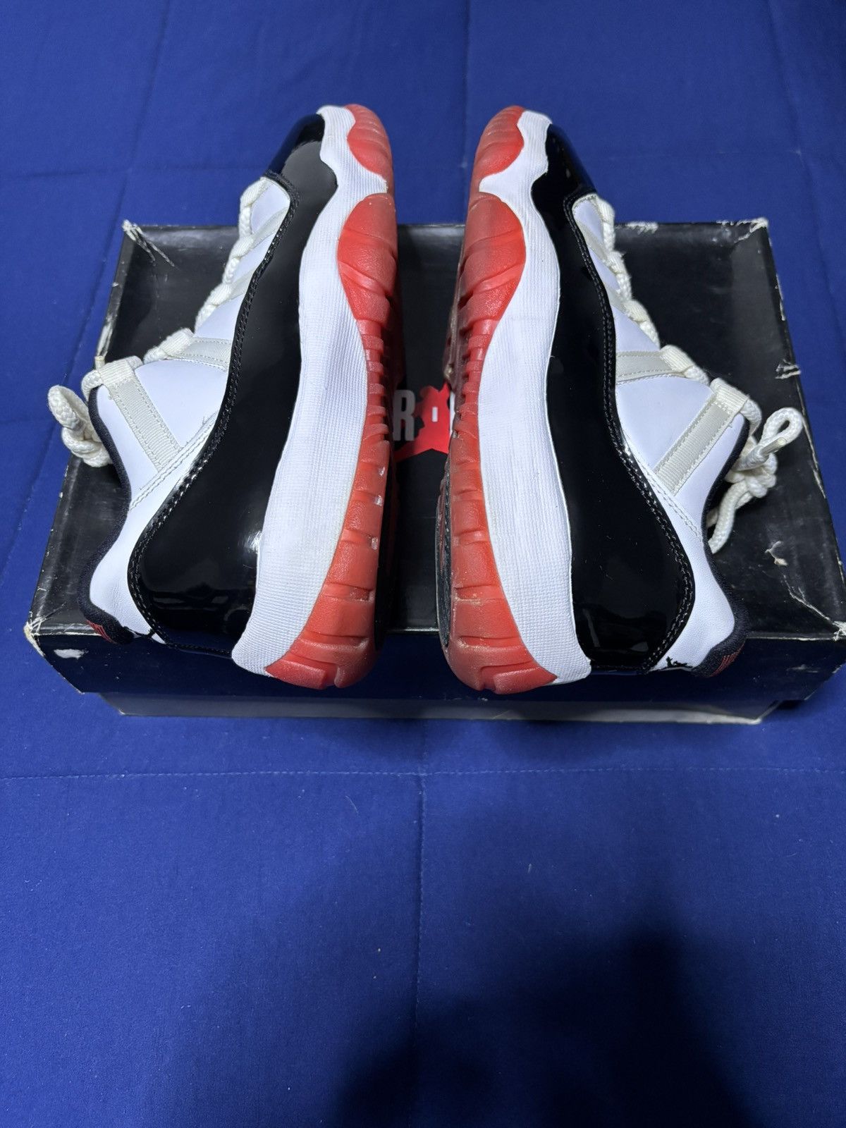 Jordan Brand Jordan 11 Retro Low Concord Bred 2020 Size 9 Size US 9 / EU 42 - 2 Thumbnail