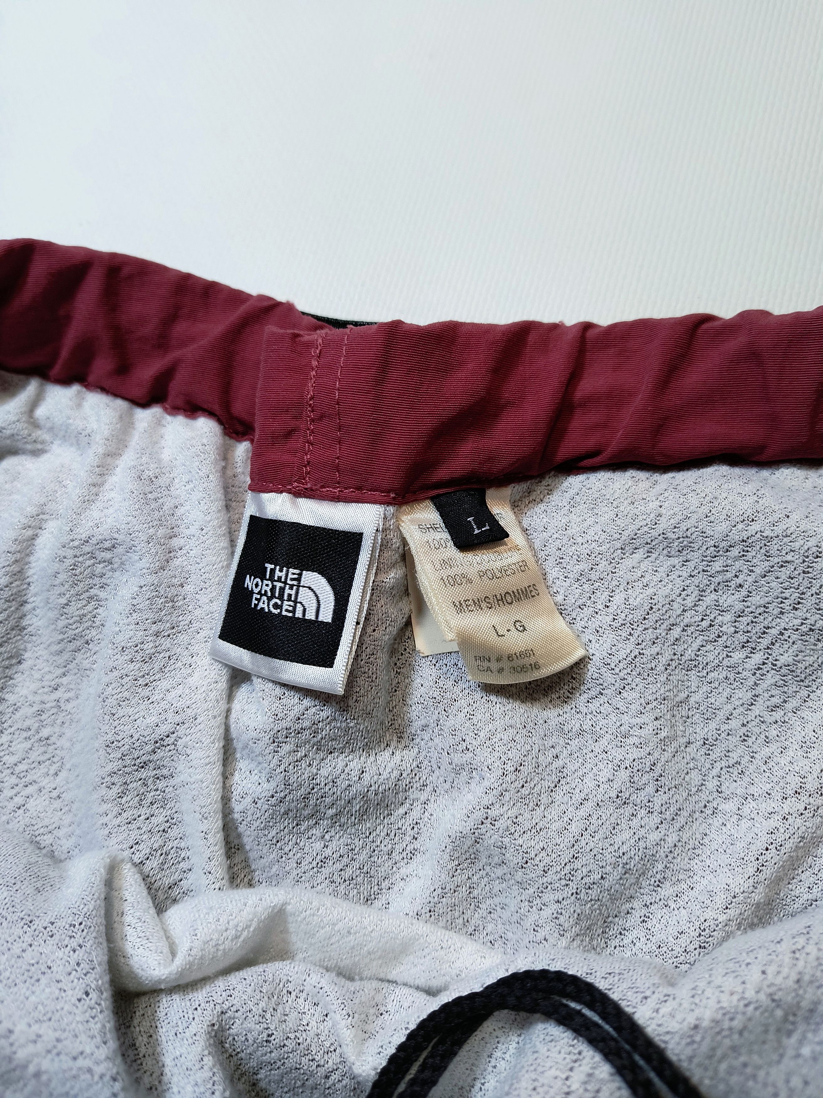 The North Face × Vintage Vintage The North Face Shorts Size US 34 / EU 50 - 13 Thumbnail