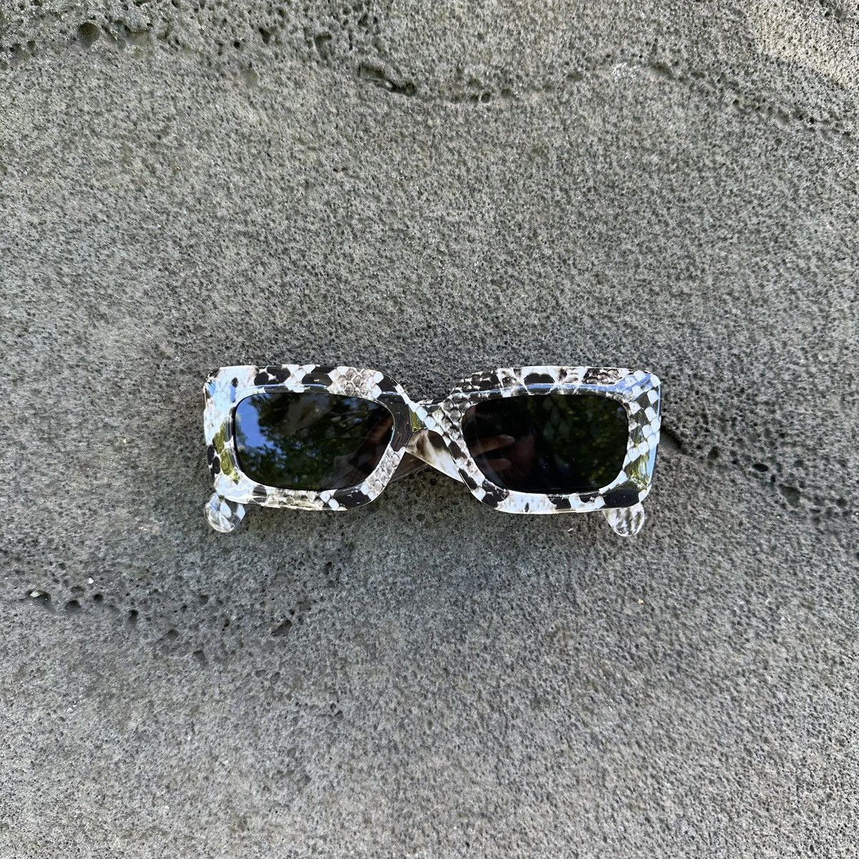 Other Y2K Unisex Sunglasses Retro Fashion Shades KD6957-01 Size ONE SIZE - 1 Thumbnail