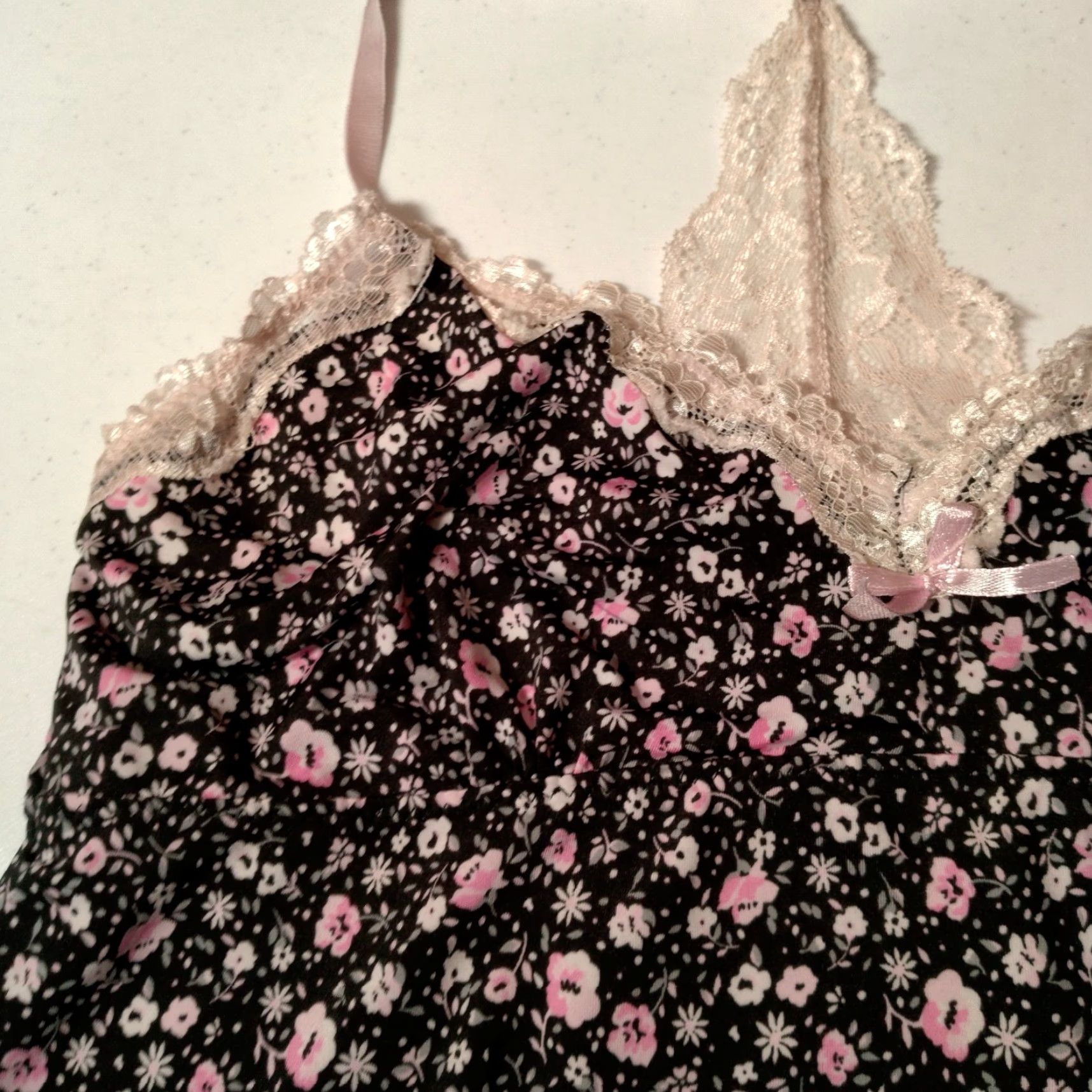 Laura Ashley Laura Ashley Tank Top Camisole Women L Black Pink Floral Lace Sleepwear Couquette Size L / US 10 / IT 46 - 6 Thumbnail