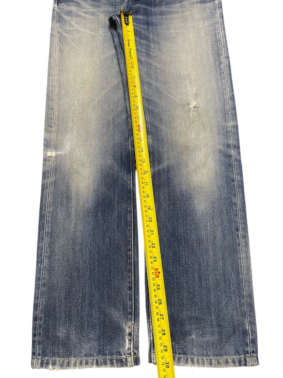 Uniqlo Vintage Japanese Uniqlo Blue Faded Wash Whisker Style Jeans Size US 31 - 13 Thumbnail