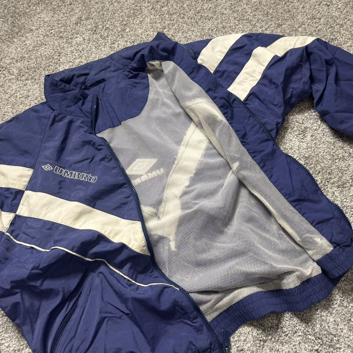 Umbro Vintage Umbro Windbreaker Size US S / EU 44-46 / 1 - 8 Thumbnail