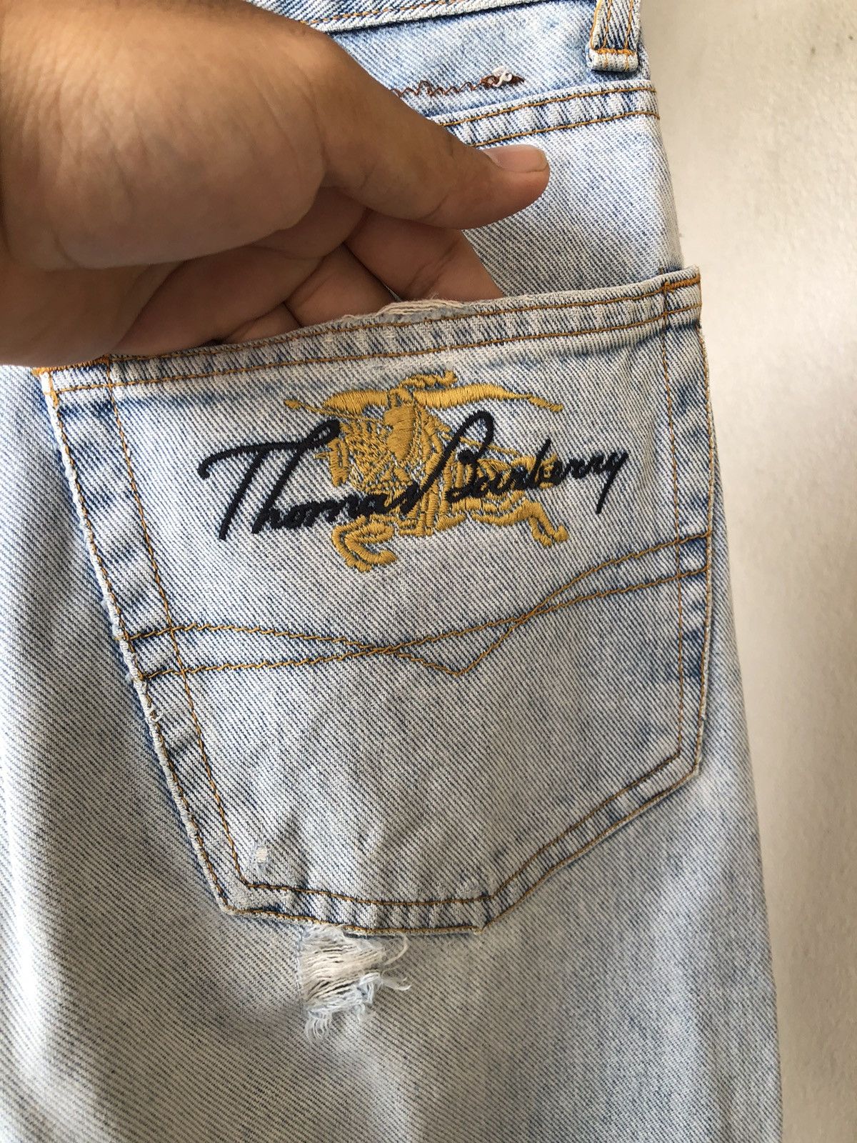 Burberry Vintage Burberry Distressed Denim Jeans Size 28" / US 6 / IT 42 - 12 Thumbnail