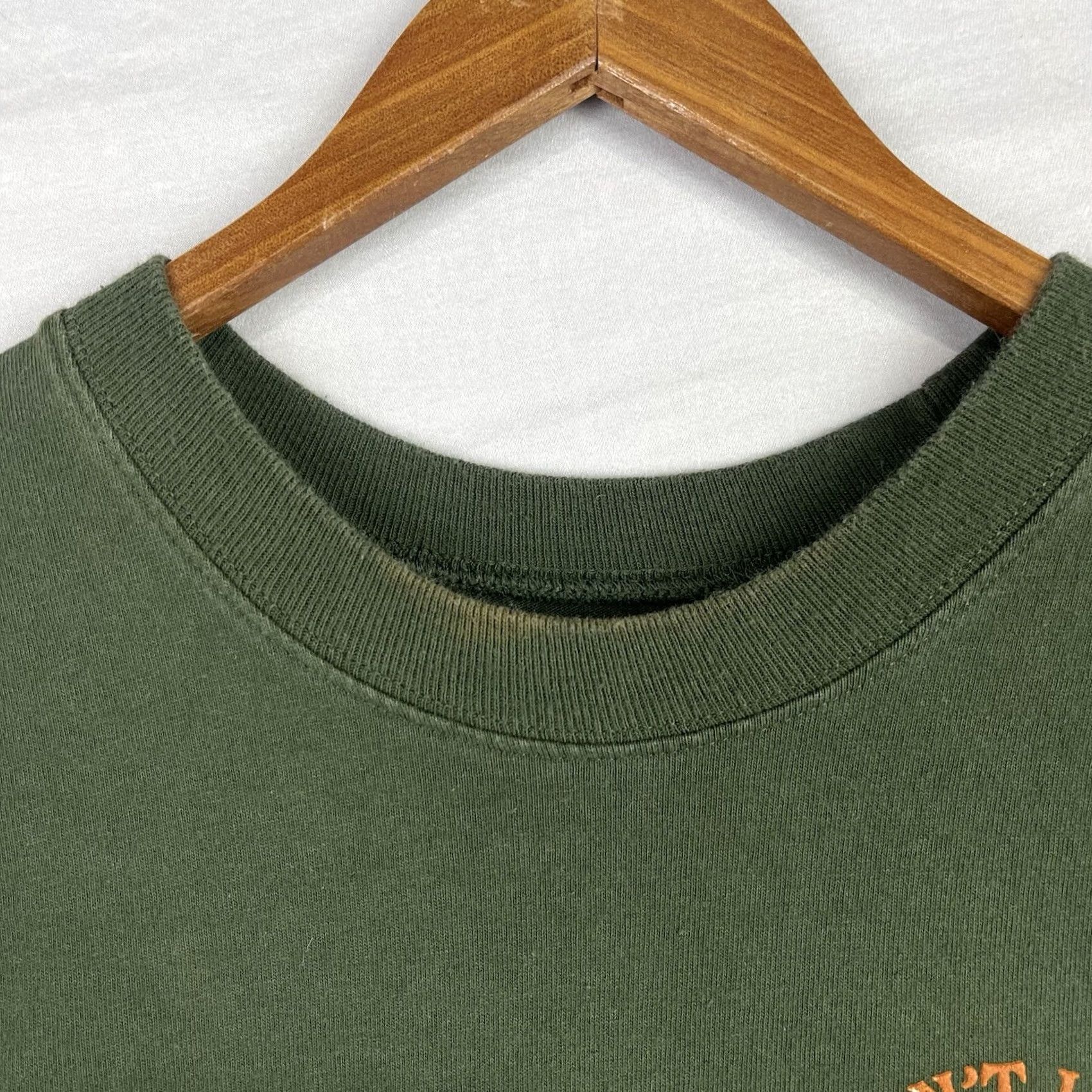 Disney Disney Spirit Jersey Mens 2XL Green Hocus Pocus Be Your Own Kind Of Magic Shirt Mens 2XL Green Disney Spirit Jersey Be Your Own Kind Of Magic Size US XXL / EU 58 / 5 - 5 Thumbnail
