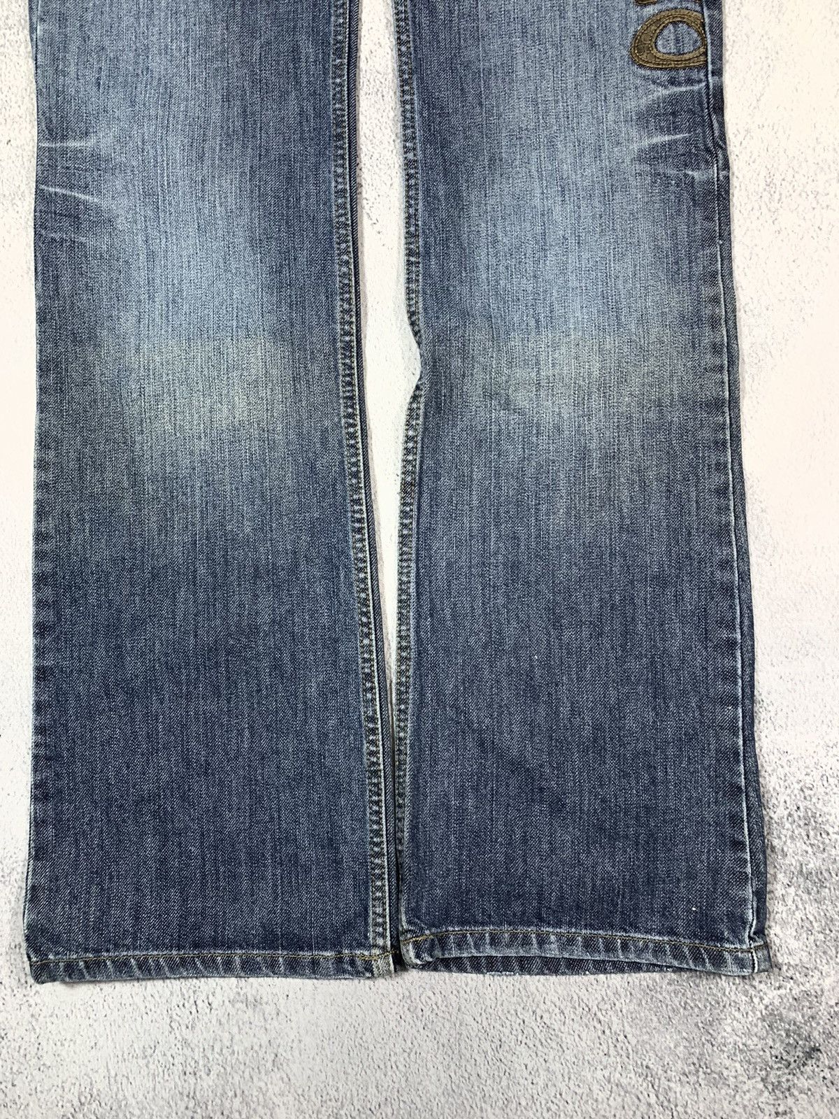 Japanese Brand × Moschino × Vintage Vintage Y2K Moschino Low rise faded denim jeans streetwear Size 28" / US 6 / IT 42 - 3 Thumbnail