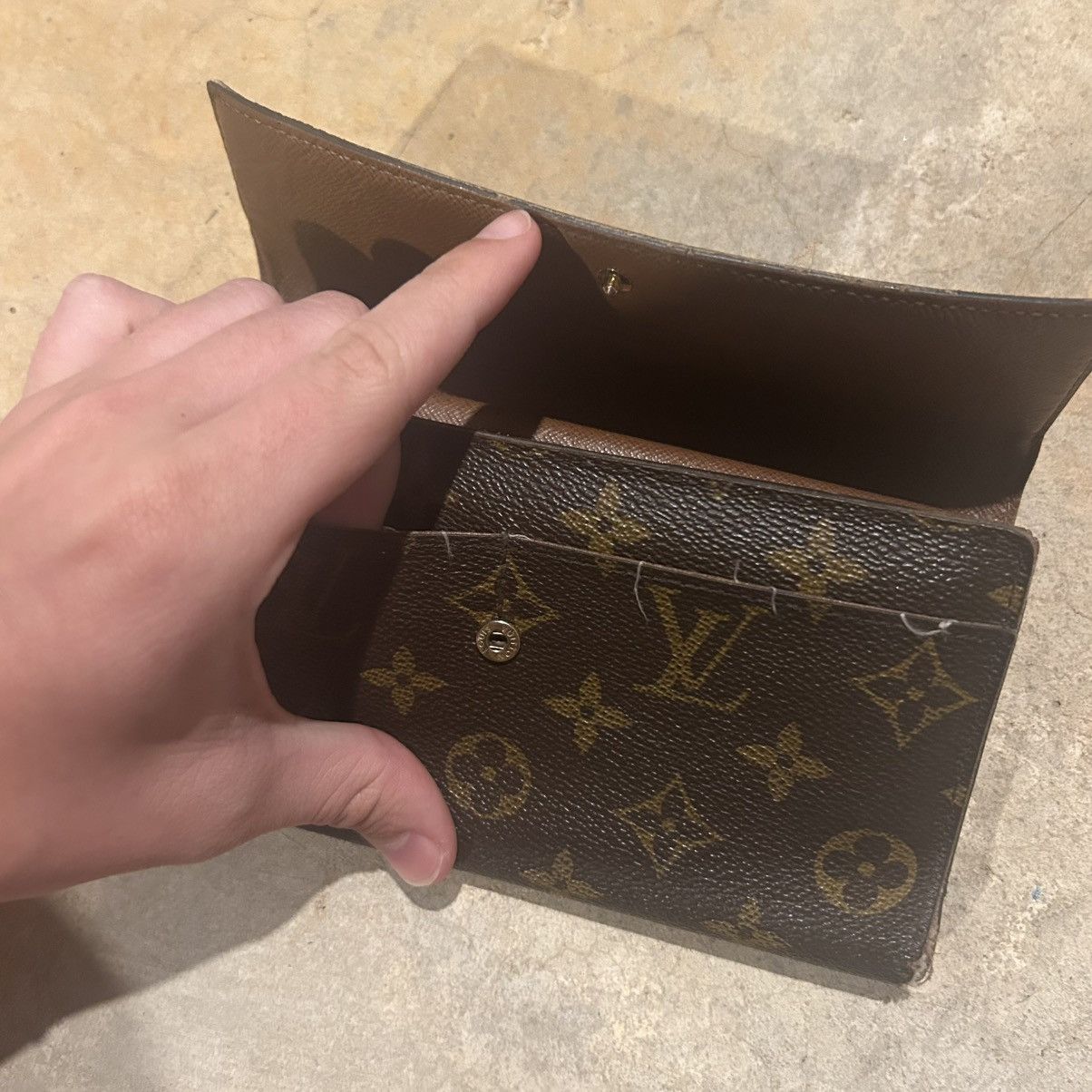 Designer × Louis Vuitton × Vintage Vintage Louis Vuitton LV Monogram Sarah Trifold Long Wallet Size ONE SIZE - 11 Thumbnail