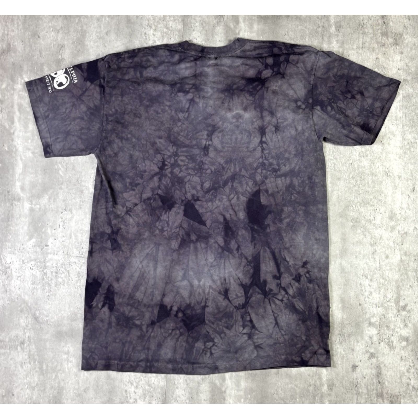 The Mountain VINTAGE The Mountain Philadelphia Zoo T Shirt Lion Tiger Print Blue Size L Mens Crew Neck Short Sleeve Cotton Graphic Print USA 90s Size US L / EU 52-54 / 3 - 2 Thumbnail