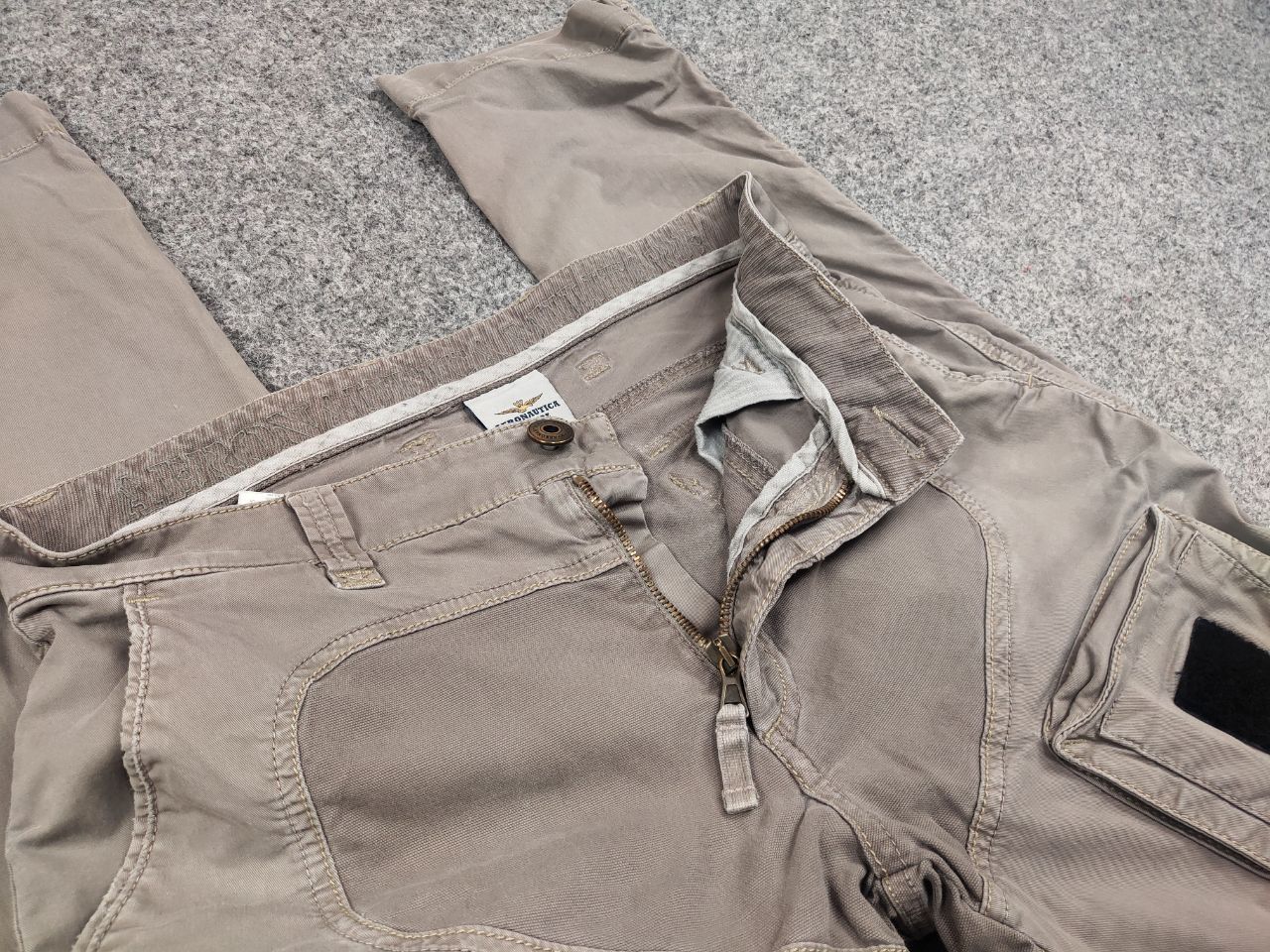 Aeronautica Militare Aeronautica Militare Vintage logo Cargo Zip Beige Pants Size US 30 / EU 46 - 16 Thumbnail