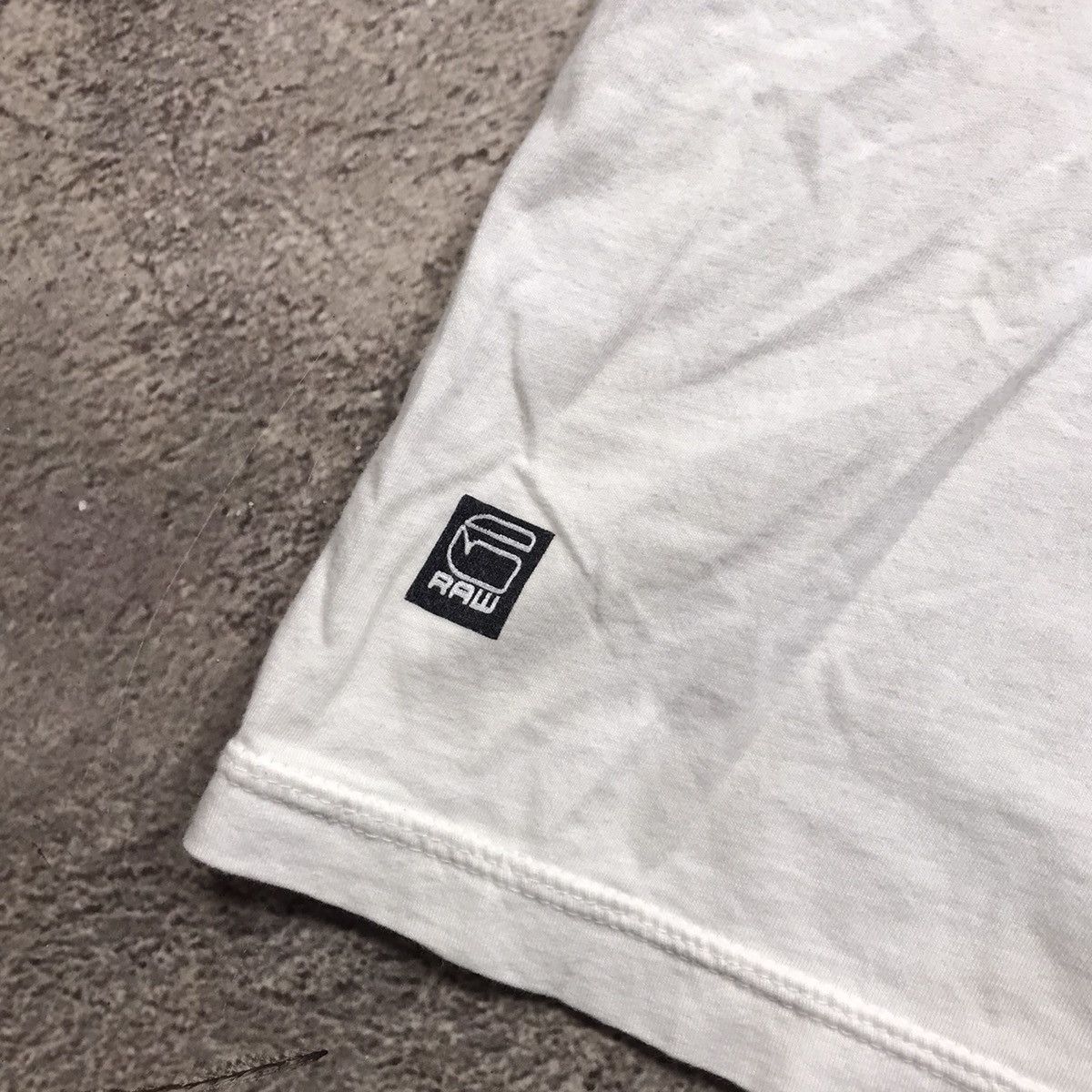 Vintage Vintage G-Star Raw Graphic Tee Streetwear Y2K Skate Baggy L Size US L / EU 52-54 / 3 - 4 Thumbnail