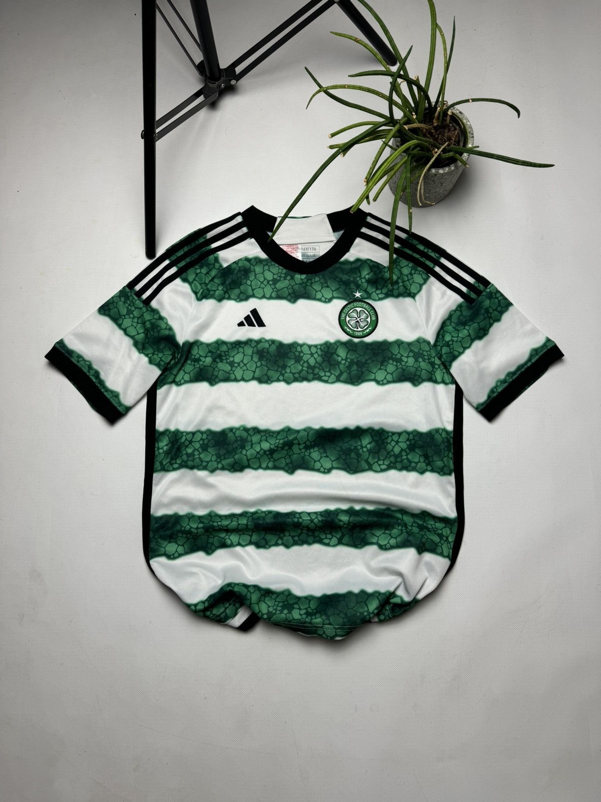 Adidas Rare Adidas Celtic 2023 soccer jersey y2k Size US S / EU 44-46 / 1 - 1 Thumbnail