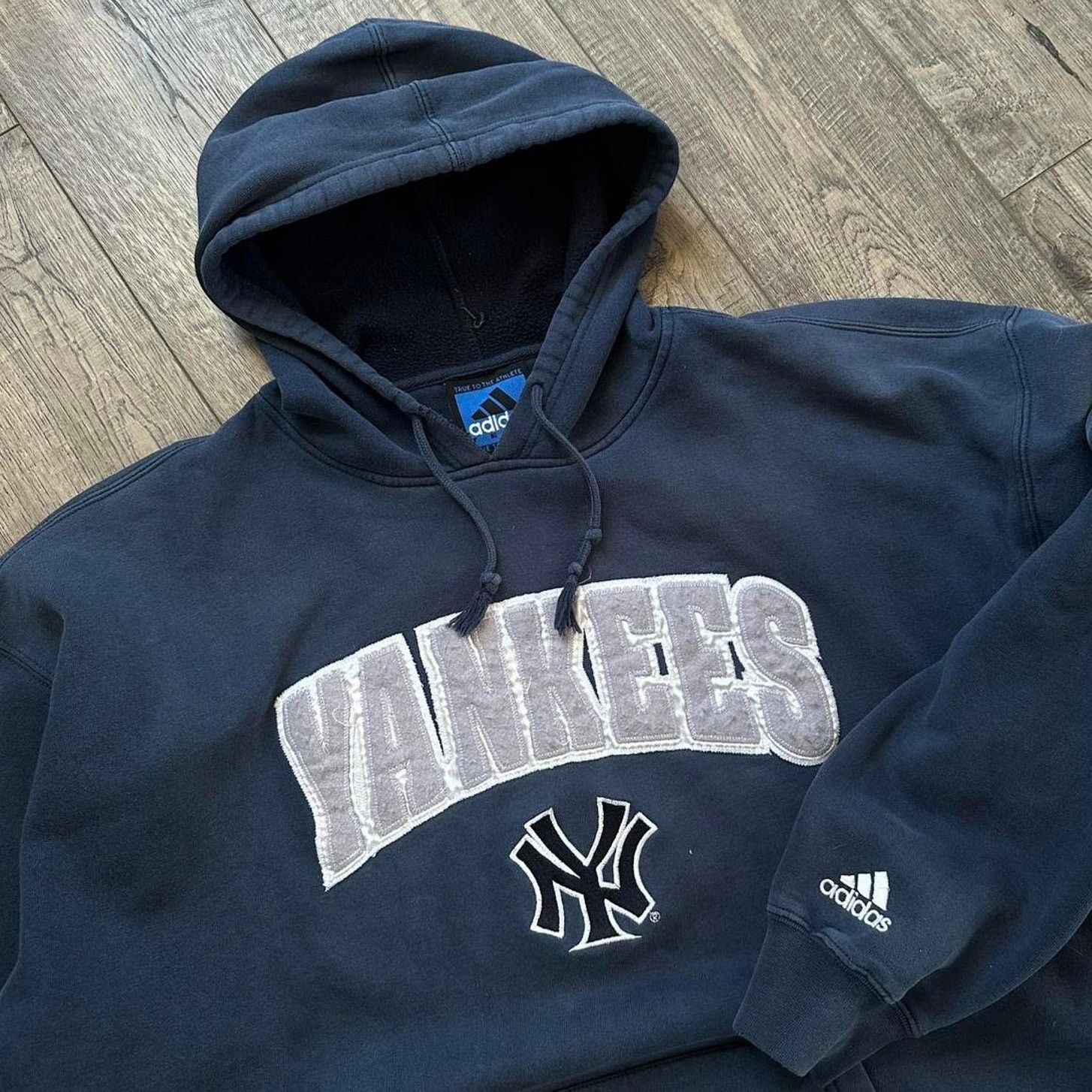 Adidas × Vintage Vintage Y2K Adidas New York Yankees MLB Hoodie Sweatshirt Size US XXL / EU 58 / 5 - 1 Thumbnail