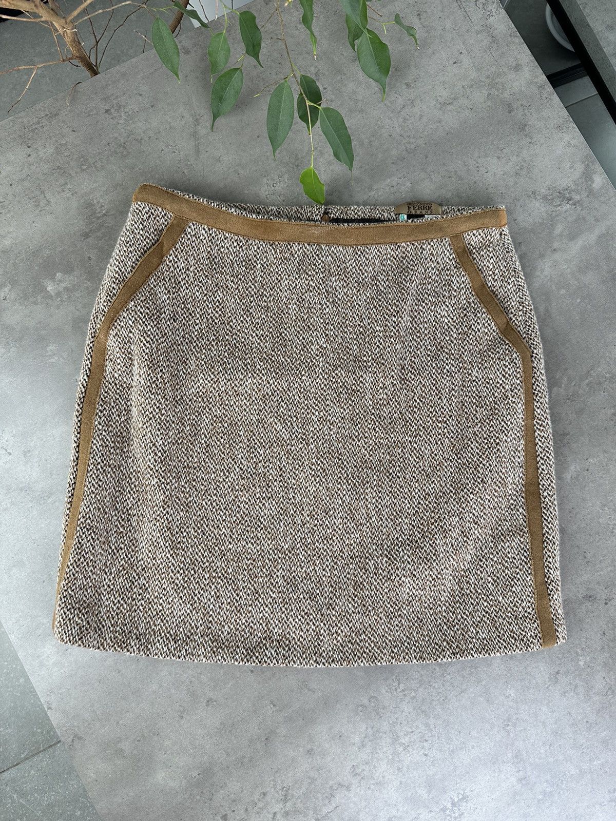Gianfranco Ferre Geanfranko Ferre Wool Skirt Size 28" / US 6 / IT 42 - 1 Thumbnail