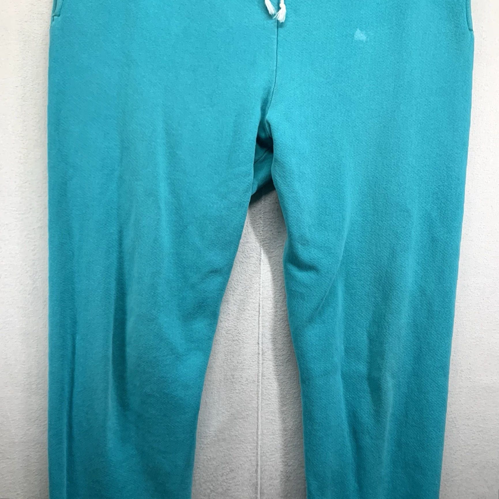 Russell Athletic VINTAGE Russell Athletic Sweatpants Unisex Adults Large Blue 40 in 29 in Athletic Tapered Drawstring Pockets Easy Care USA 80s 90s Sports Streetwear Size US 33 - 4 Thumbnail