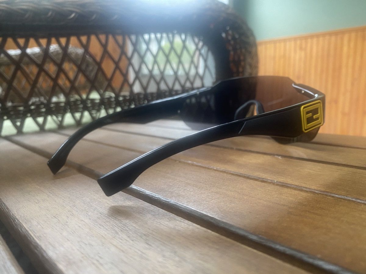Fendi Fendi Sport Baguette Sunglasses Size ONE SIZE - 4 Thumbnail