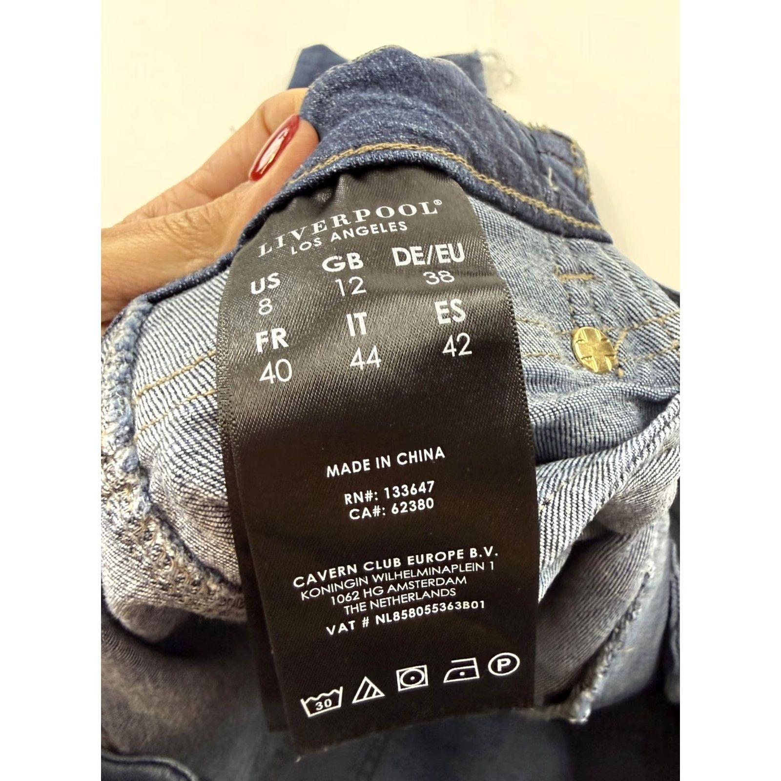 Vintage Liverpool Womens Jeans 8 Blue Medium Wash Cropped Raw Hem Split Leg Stretch Denim 5-Pocket Womens Clothing Boys? Size 30" / US 8 / IT 44 - 7 Thumbnail