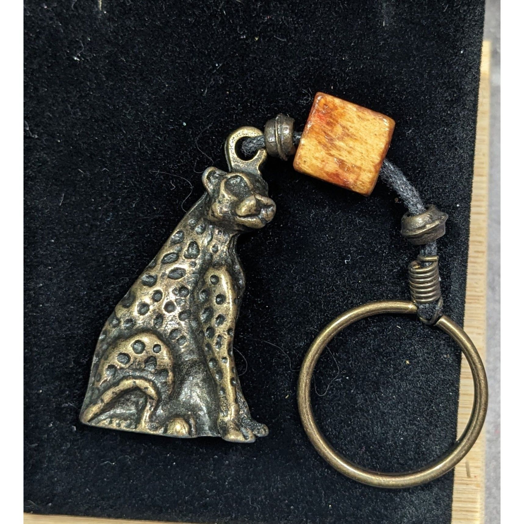 Other Vintage Bronze Leopard Keychain With Bead Accent Size ONE SIZE - 4 Thumbnail