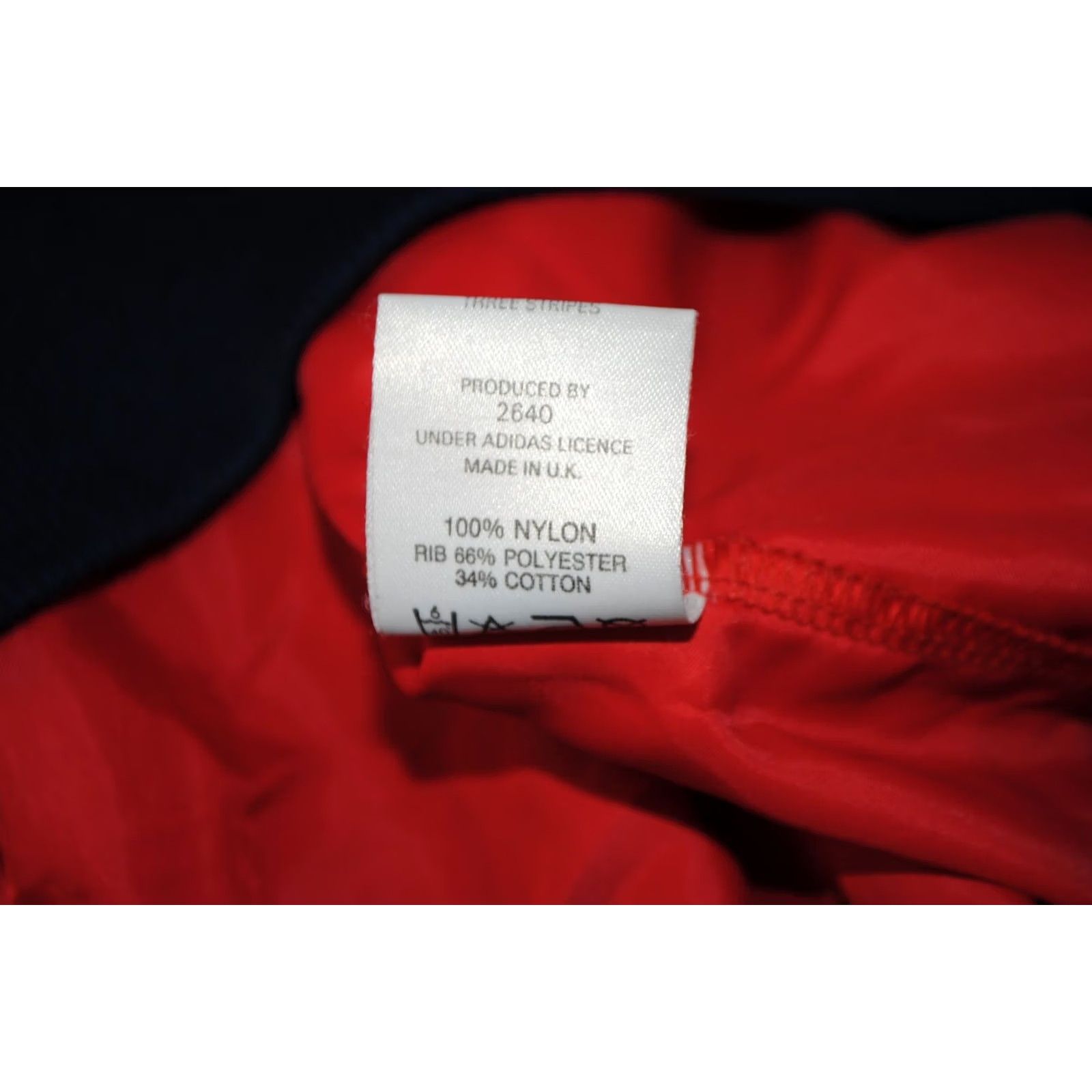 Adidas VINTAGE Adidas Originals TREFOIL Red PULL OVER Training 42-44 Jacket Mens 80s 1980s UK Made Size US XS / EU 42 / 0 - 7 Thumbnail