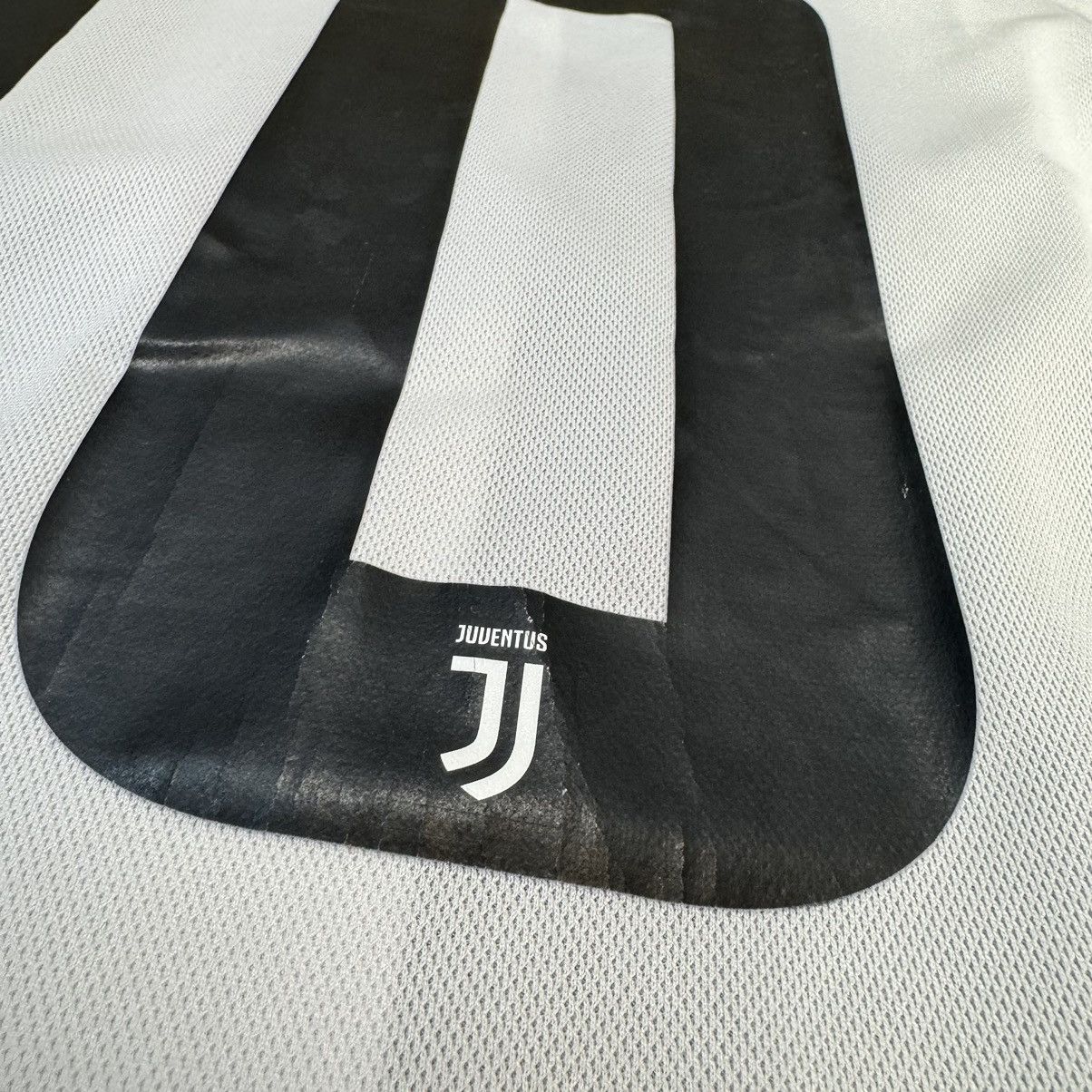 Adidas Juventus 18/19 home shirt #10 Dybala (Bnwt) Size US S / EU 44-46 / 1 - 7 Thumbnail