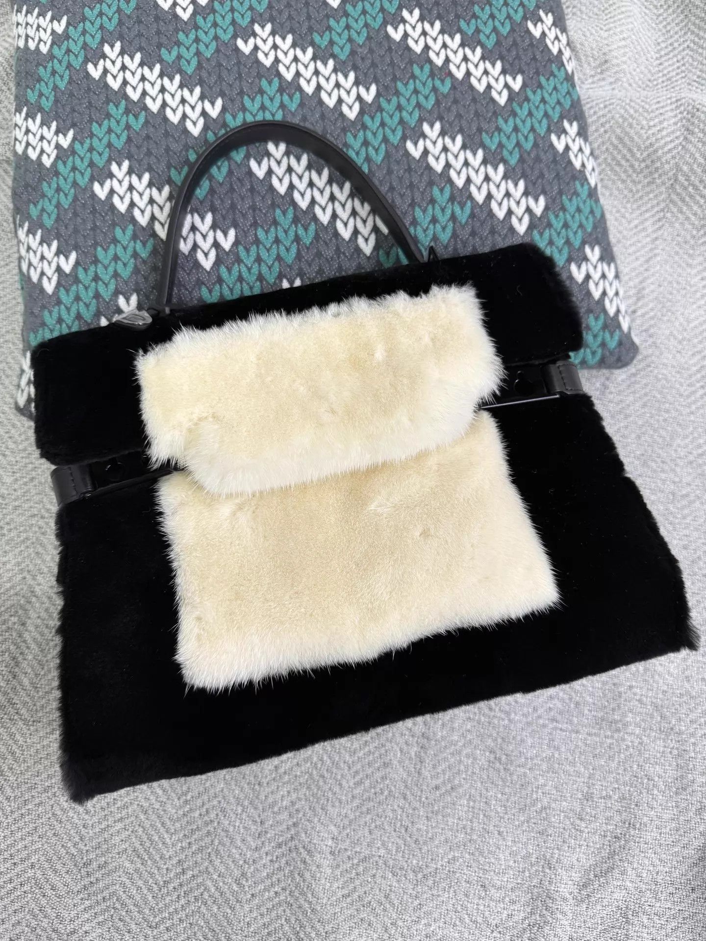 Delvaux Delvaux B&W Mink Tempete Medium Shoulder Bag Size ONE SIZE - 2 Thumbnail