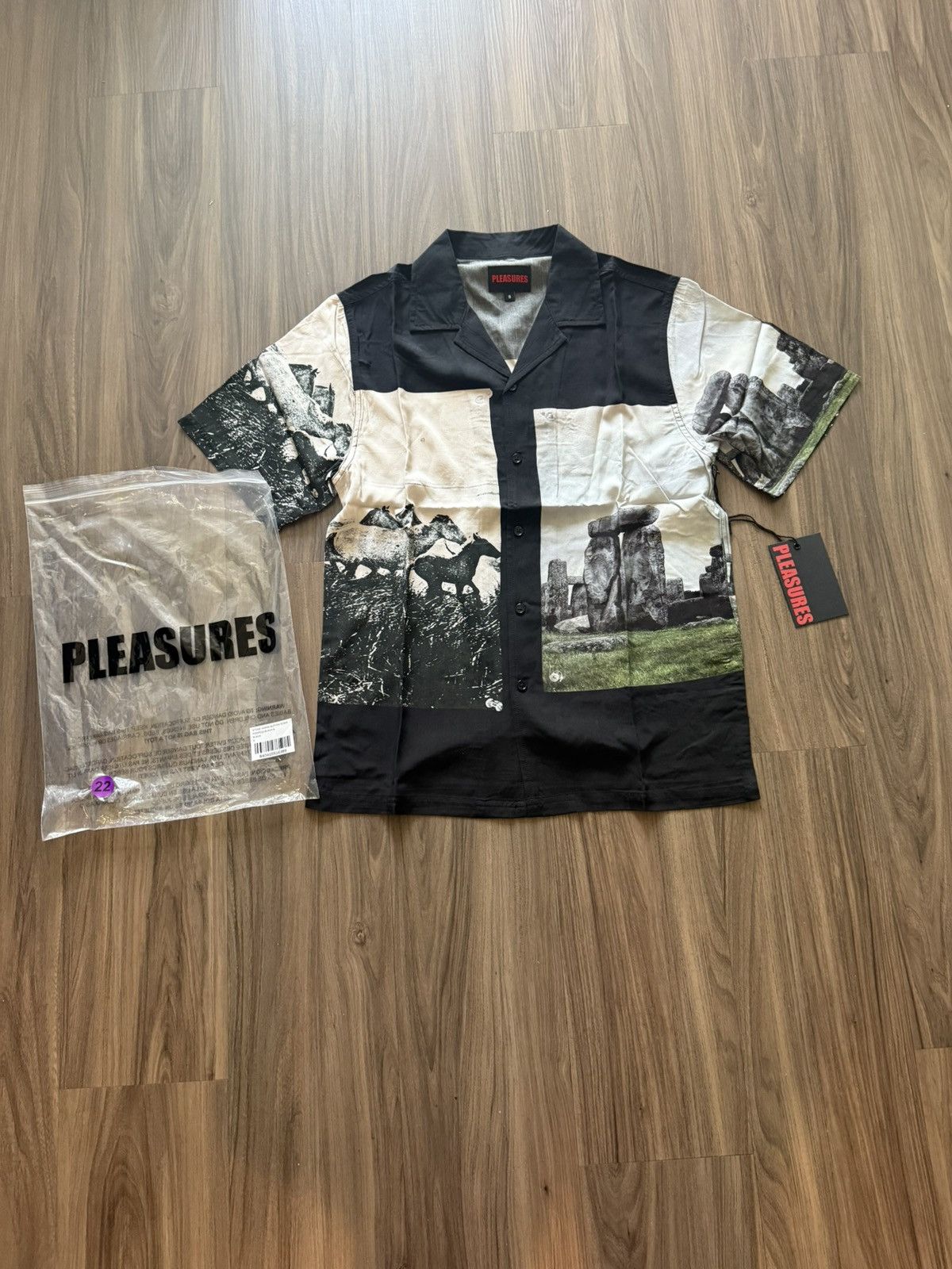 Pleasures Pleasures Stonehenge Button Up Shirt Size Small Black Size US S / EU 44-46 / 1 - 1 Thumbnail