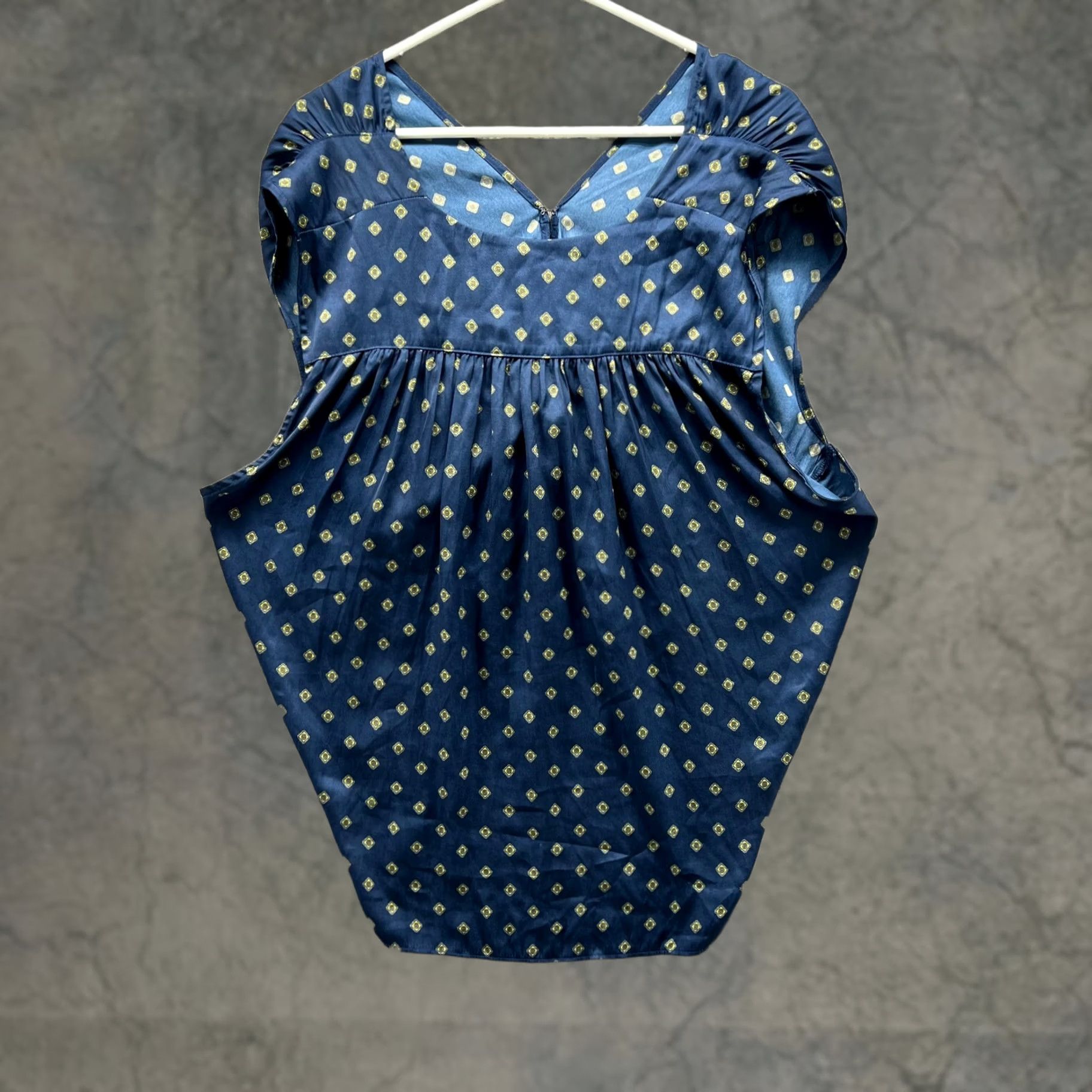 Free People Free People Shirt Women Large Blue Navy Silky Patterns Tie Sleeveless Blouse Top - Vintage Size L / US 10 / IT 46 - 1 Thumbnail