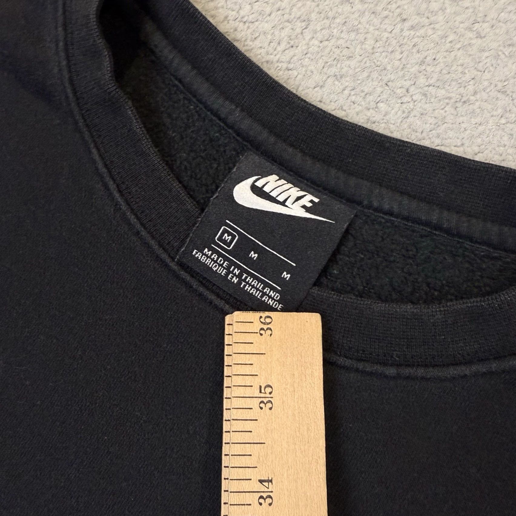 Nike VINTAGE Nike Fleece Crewneck Sweatshirt Mens M Black PullOver Swoosh Distressed Embroidered Logo Sweatshirt Size US M / EU 48-50 / 2 - 5 Thumbnail