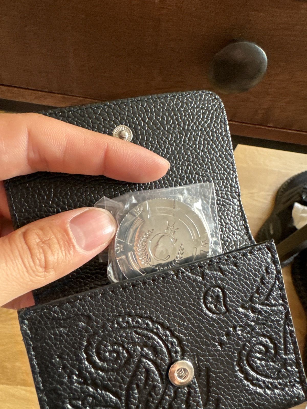 Other Culture Kings Gaming Wallet and Chip Black / Paisley Size ONE SIZE - 5 Thumbnail