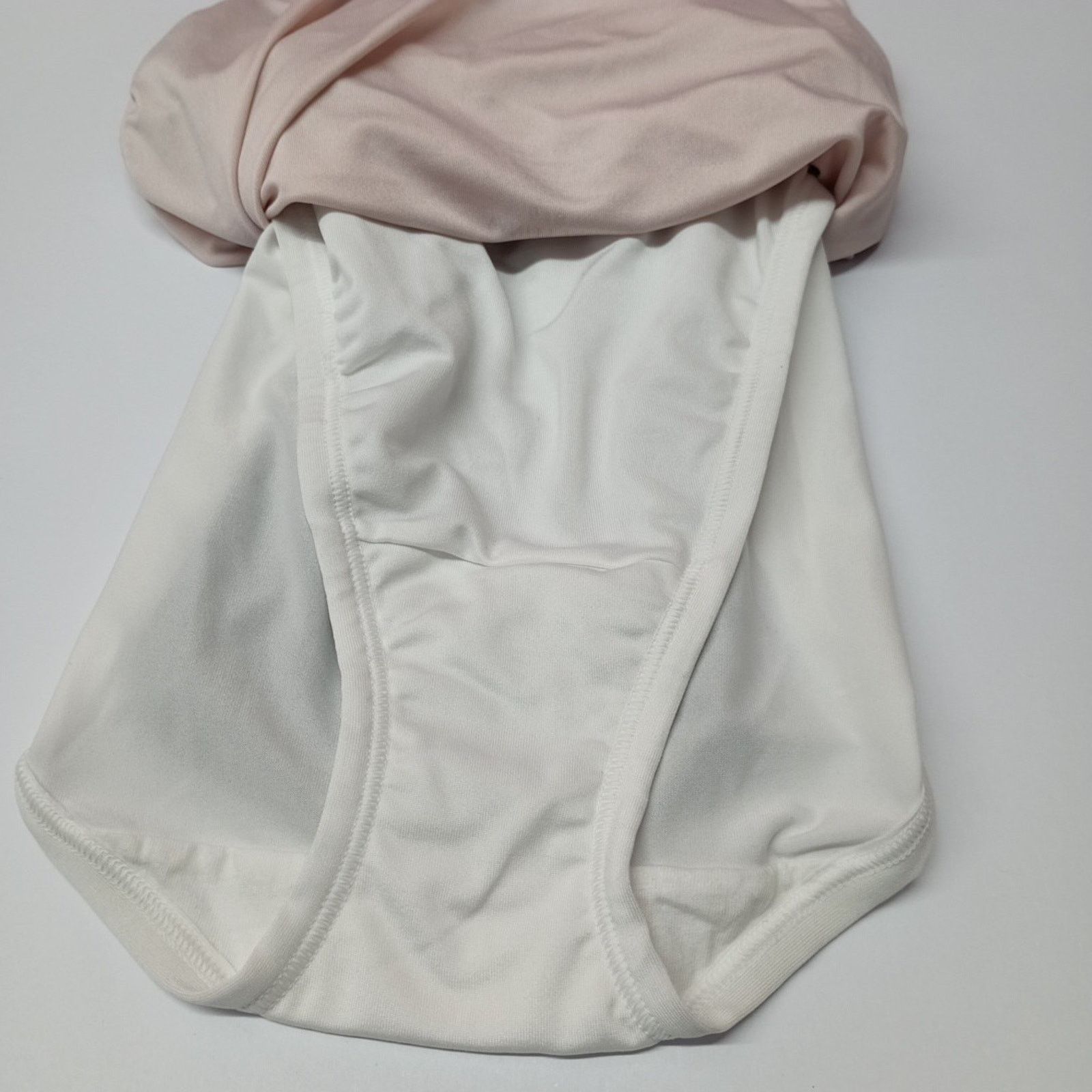 Other VANITY FAIR Women 3-Pair 360 Comfort Hi Cut Panties Size S/5 Size ONE SIZE - 3 Thumbnail