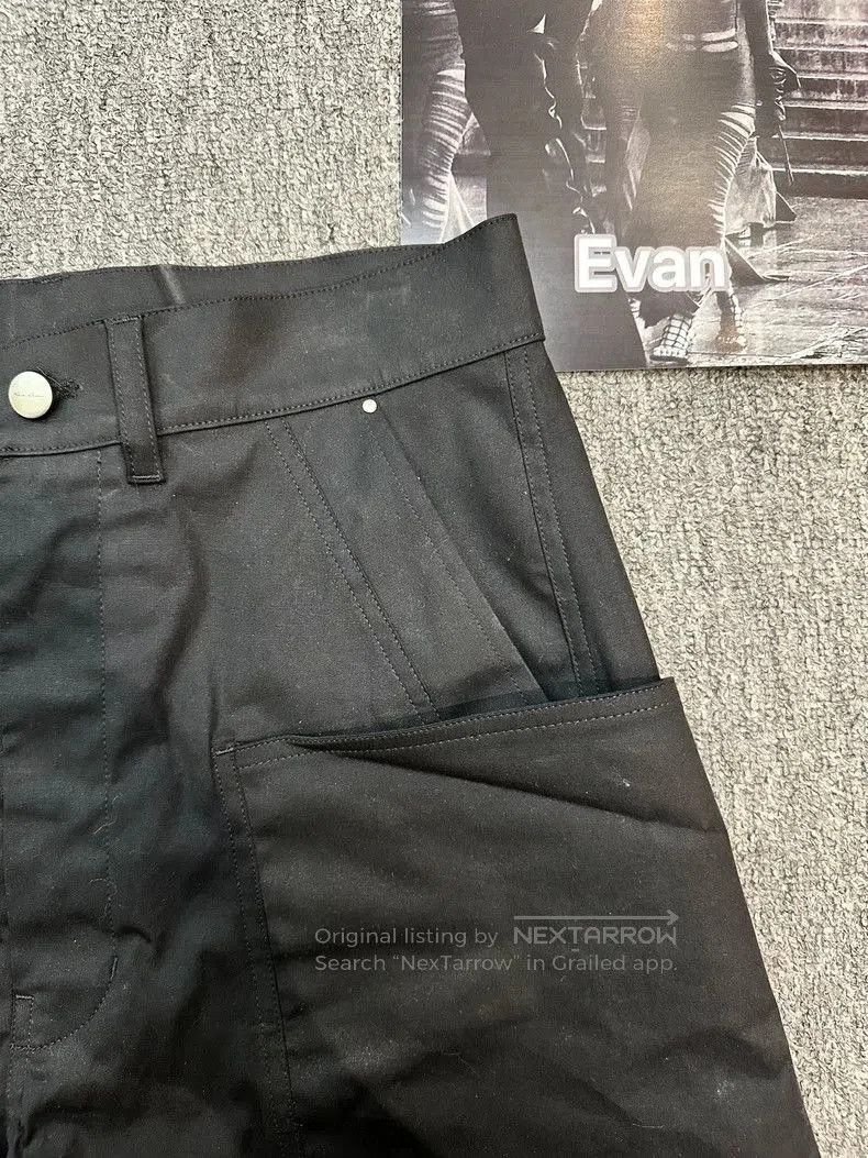 Rick Owens Rick Owens Black Cargo Shorts for Men. Size US 28 / EU 44 - 4 Thumbnail