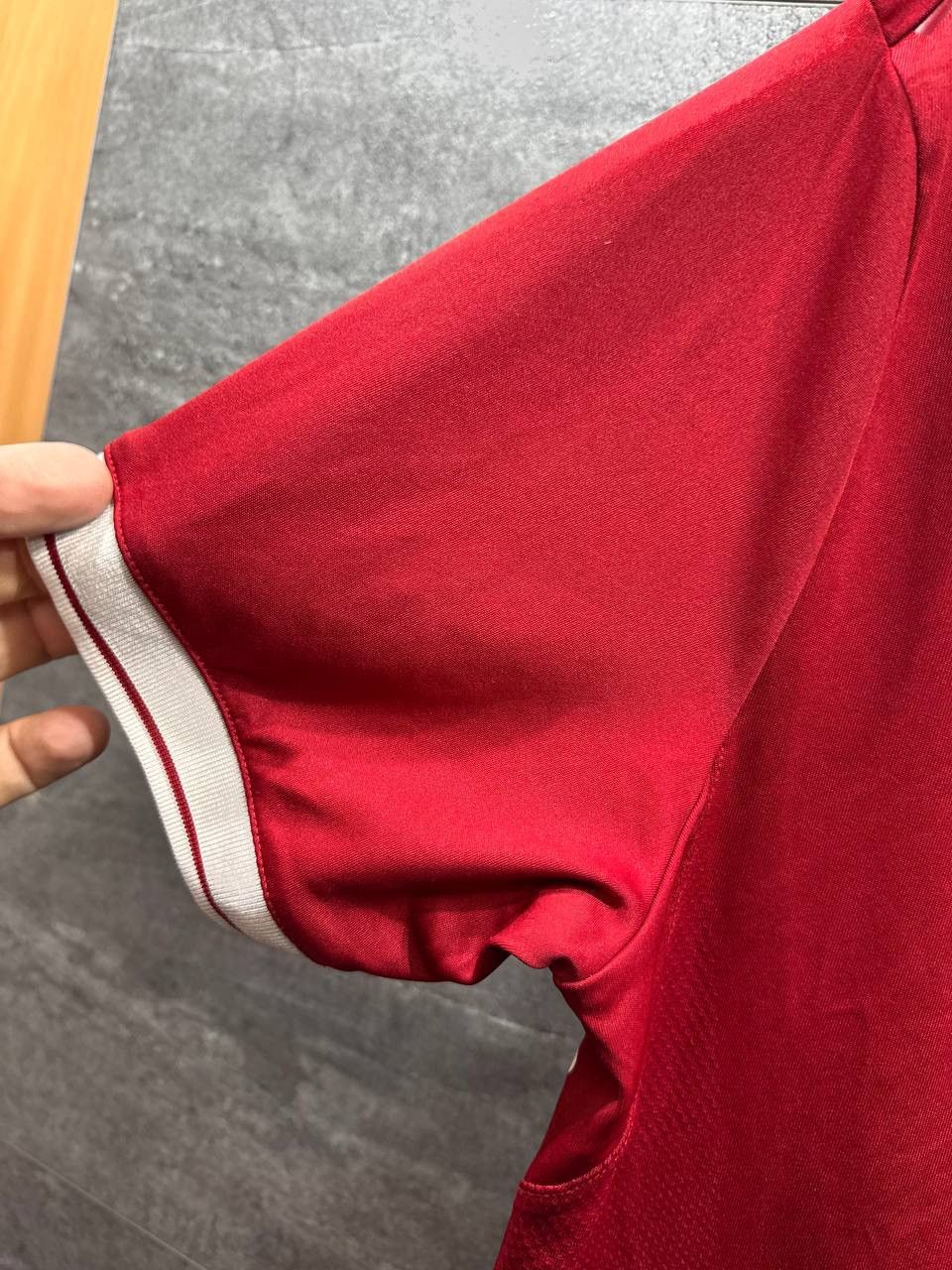 New Balance LIVERPOOL 2017/2018 HOME FOOTBALL SHIRT NEW BALANCE JERSEY Size US M / EU 48-50 / 2 - 23 Thumbnail